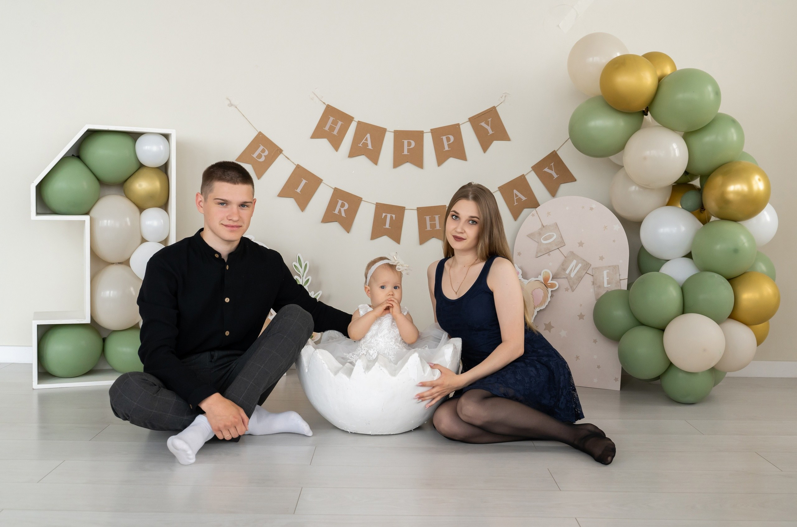 Cake smash. Фотостудия Малина в городе Улан-Удэ. Фотограф Ирина Жарникова