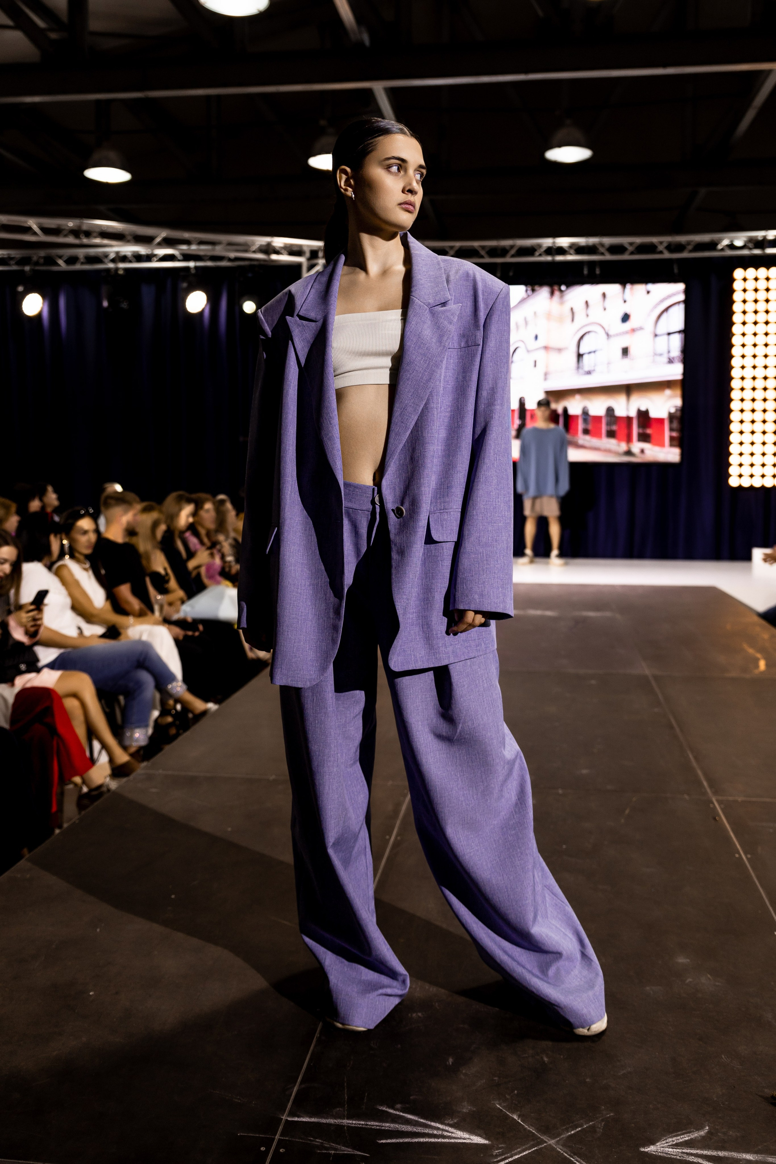 Модное шоу «Fashion V»