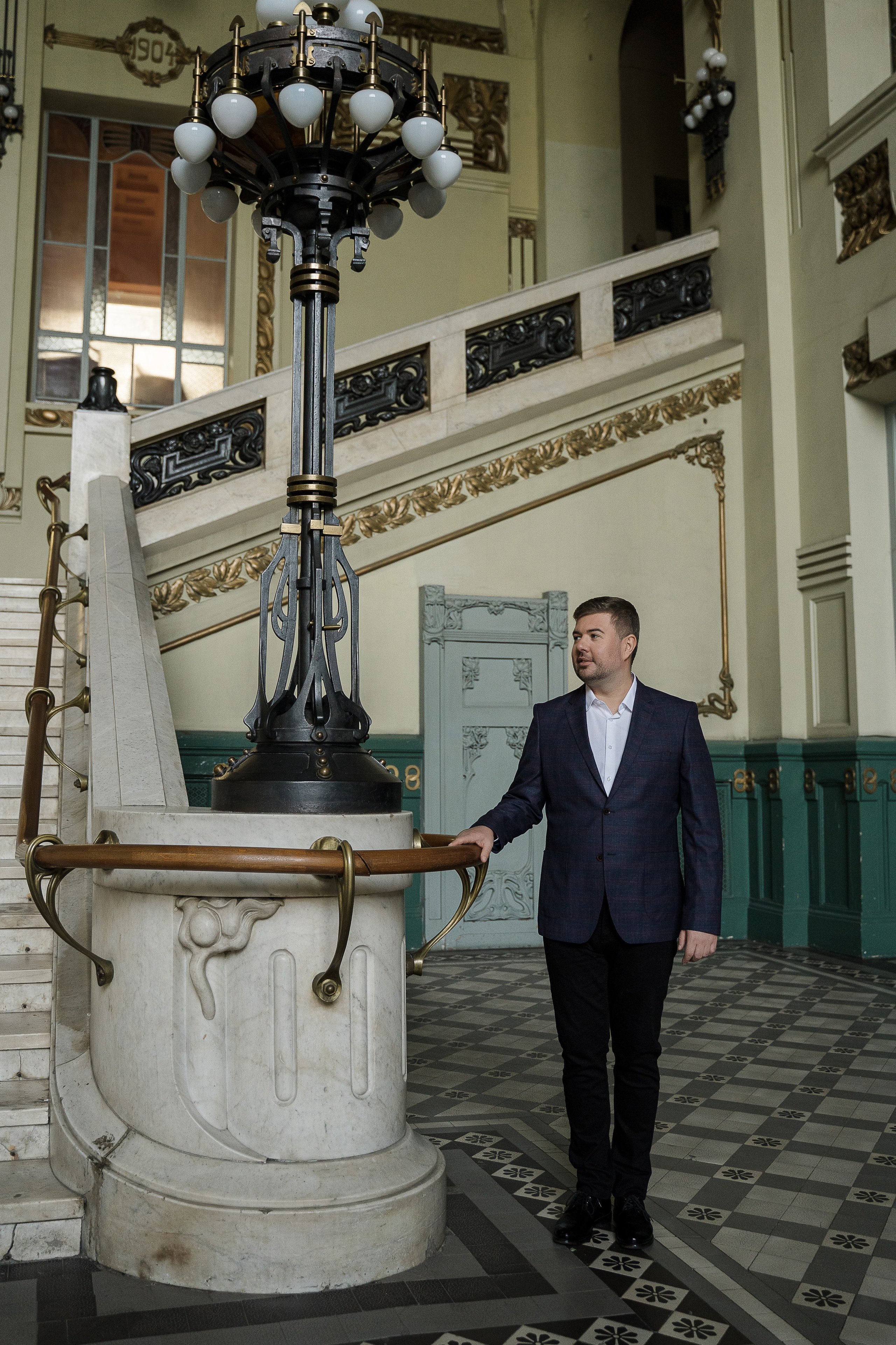 Свадебная фотосессия на Витебском вокзале. Свадебный и семейный фотограф в Пушкине и Санкт-Петербурге Мария Филиппова