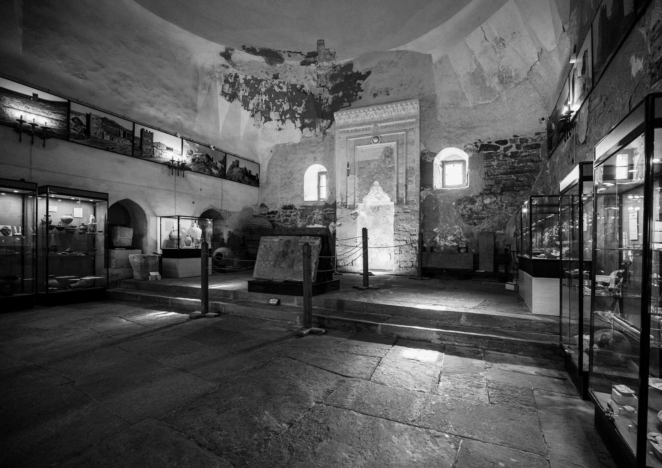 Фотовыставка. Крым в пейзажах и символах как история РФ