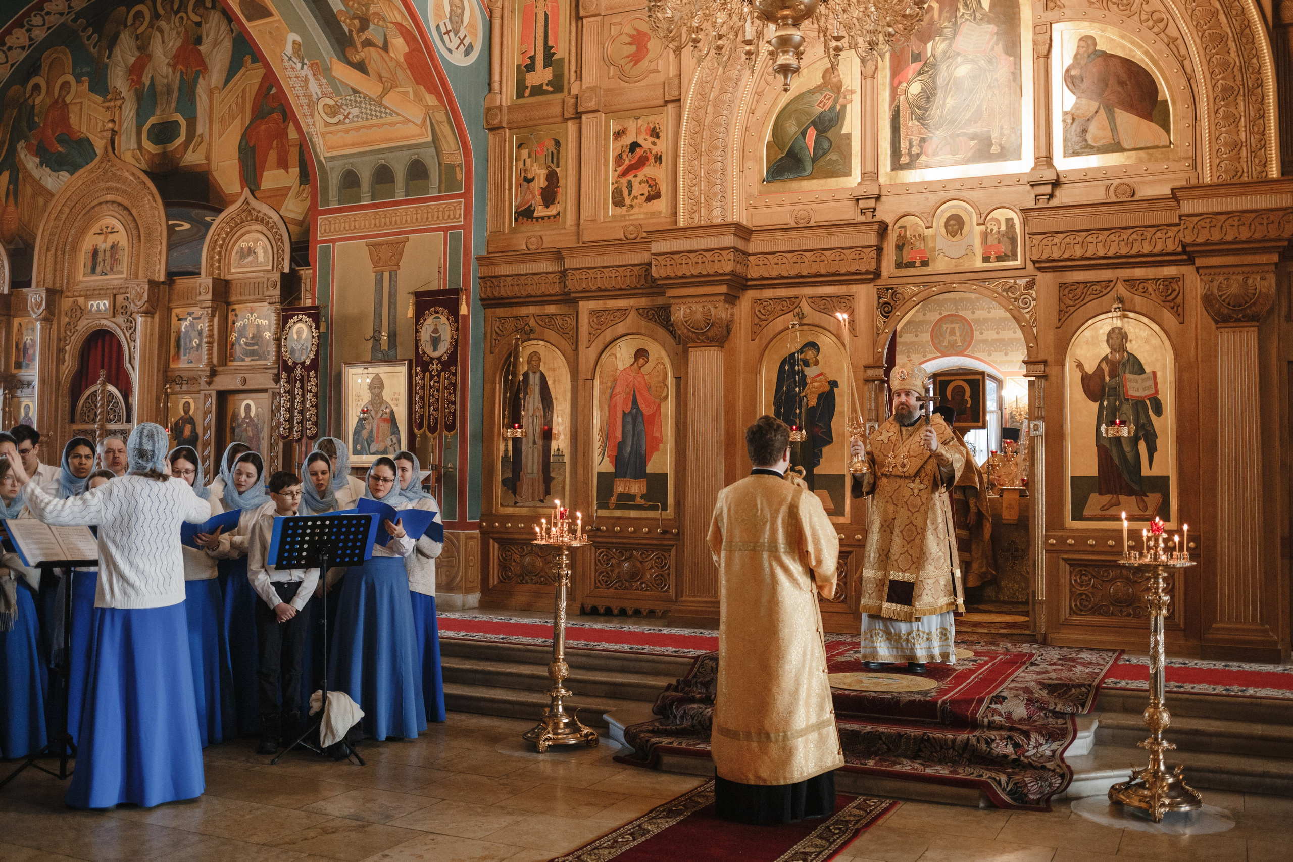 Служба Григория, митрополита, управляющего делами Московской Патриархии. Семейный фотограф Николаева Ольга