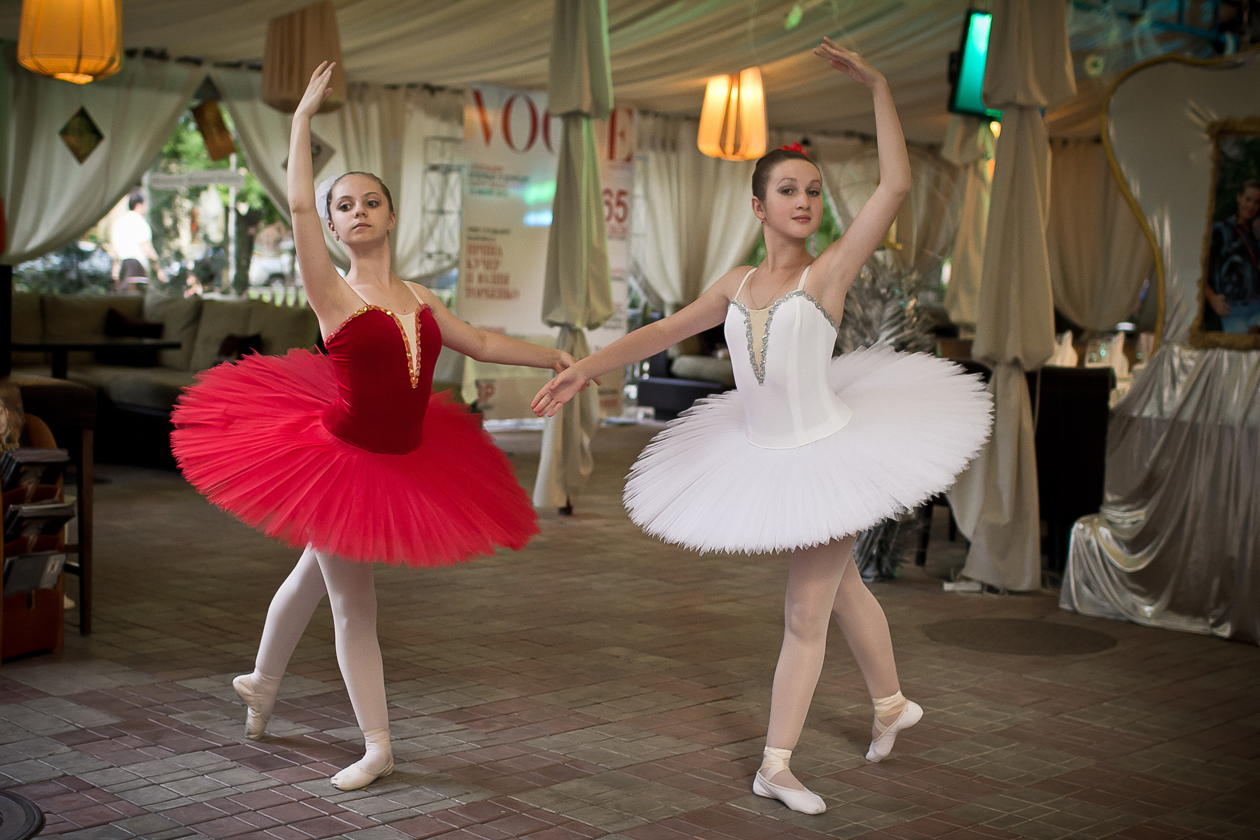 День рождения очаровательных Ирины и Юлии. Летопись вашей жизни. Фотограф Игорь Иванов