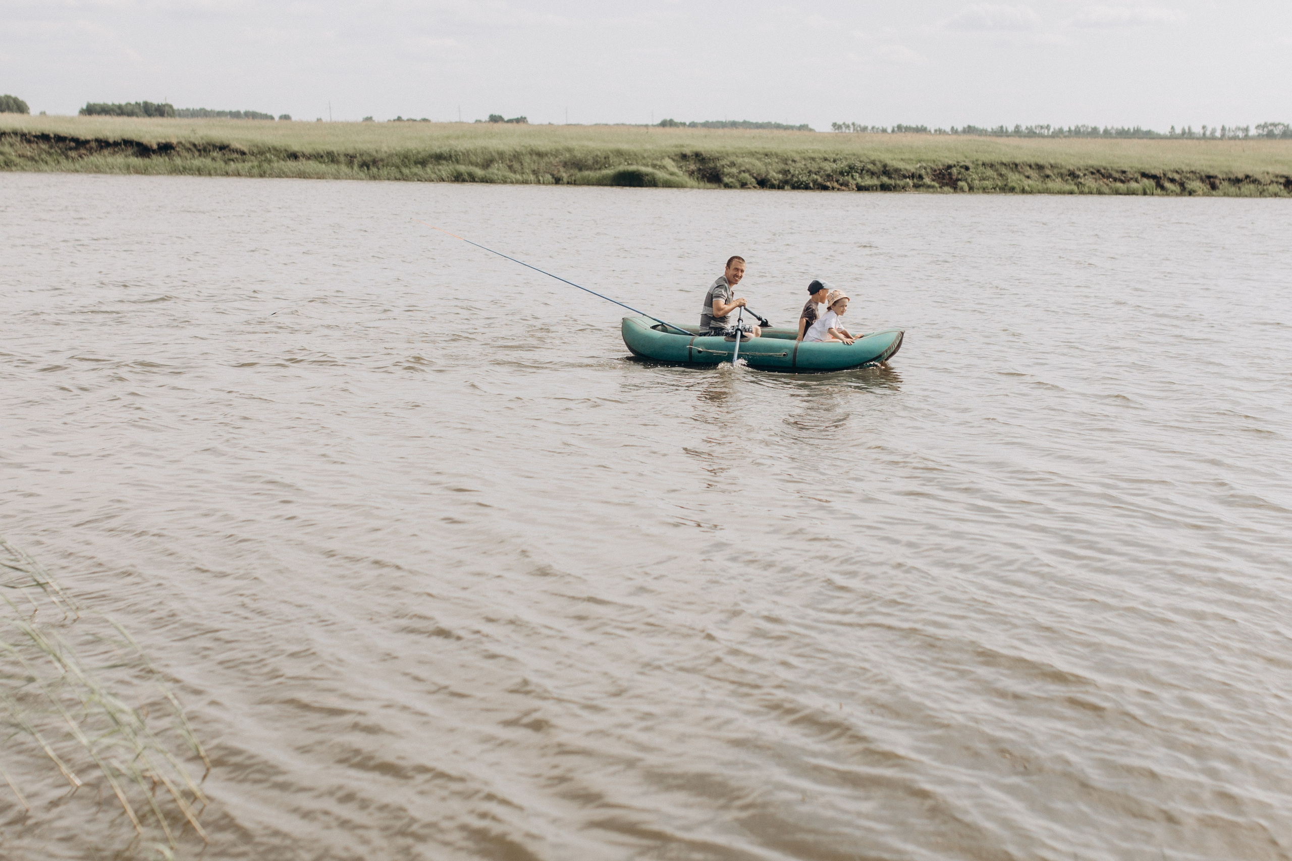 Семейная рыбалка. Семейный фотограф lifestyle в Новосибирске Елена Шпилевая