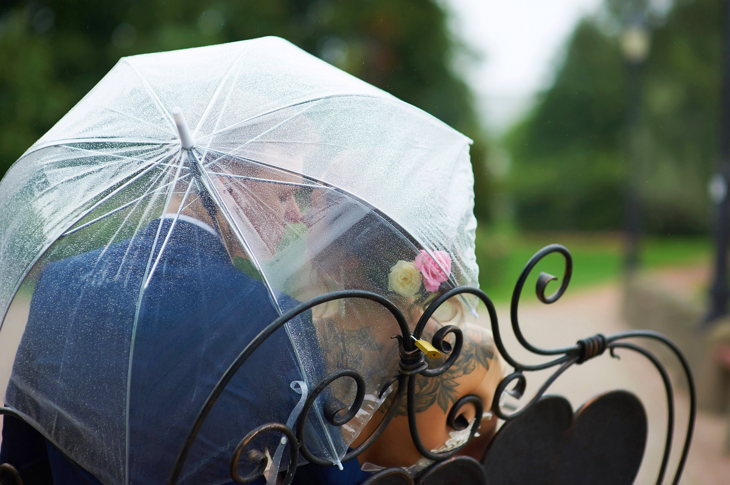 Ульяна и Дмитрий (свадебная прогулка в Сестрорецке под дождем, , фотосессия в верхнем парке Петергофа). Портретный, семейный и свадебный фотограф в Санкт-Петербурге и в Пушкине Ширяев Денис