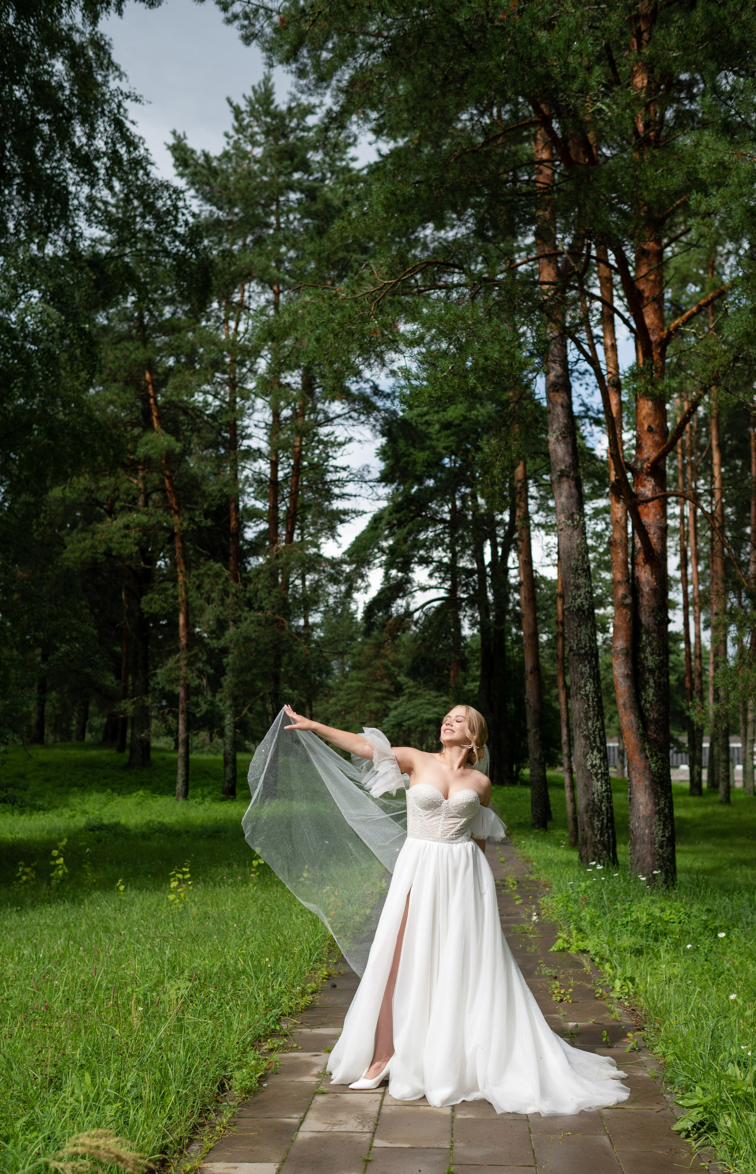 Ксения и Владислав (фотосессия в ЗАГСе и парке города Кингисеппа). Портретный, семейный и свадебный фотограф в Санкт-Петербурге и в Пушкине Ширяев Денис