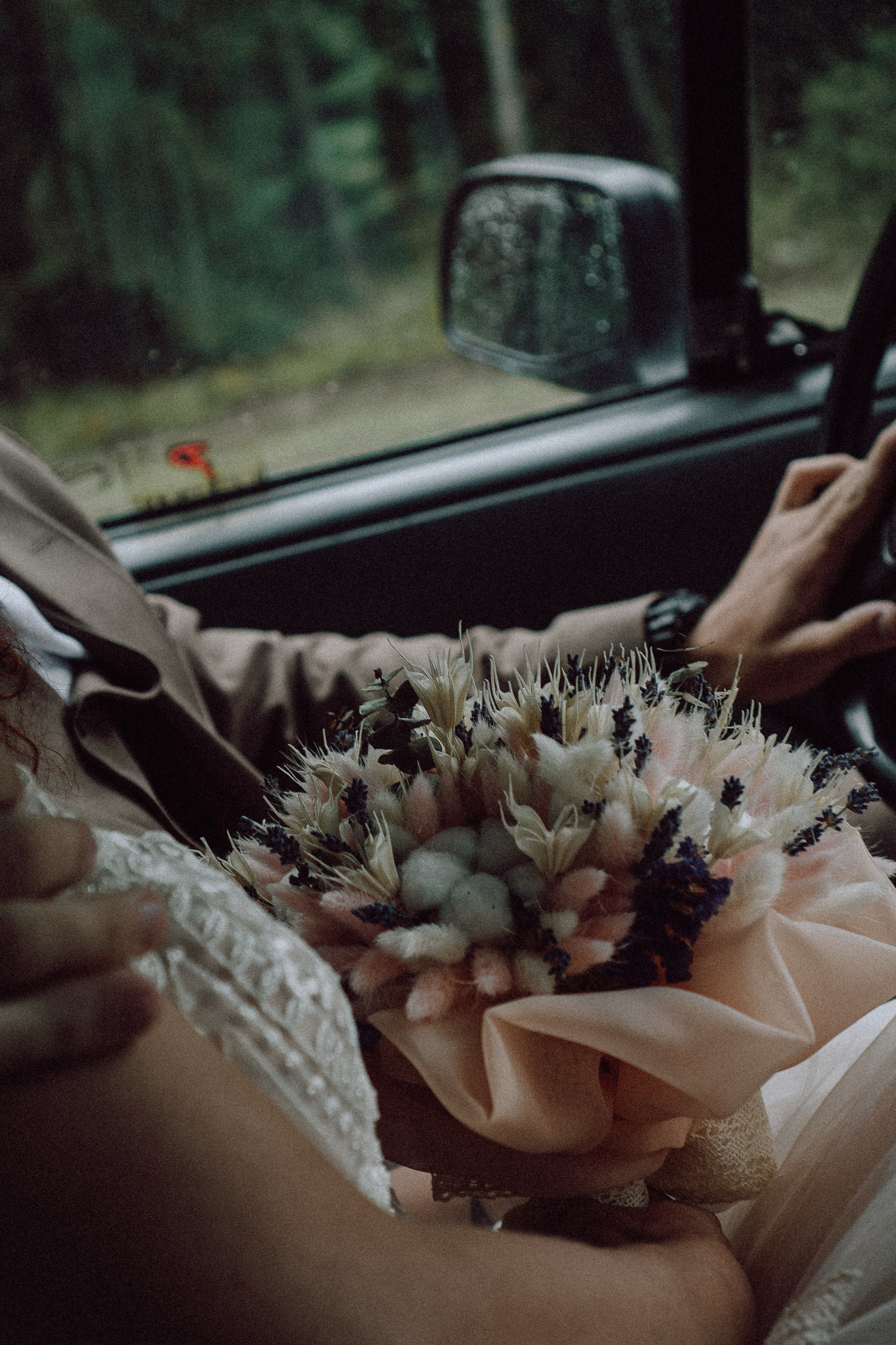 СВАДЕБНАЯ ФОТОСЕССИИЯ ПАРЫ В ГОРОДЕ ПРИОЗЕРСК В СОСНОВОМ ЛЕСУ И С ПИКАПОМ. Профессиональный фотограф, Санкт-Петербург — Виктория Богомолова