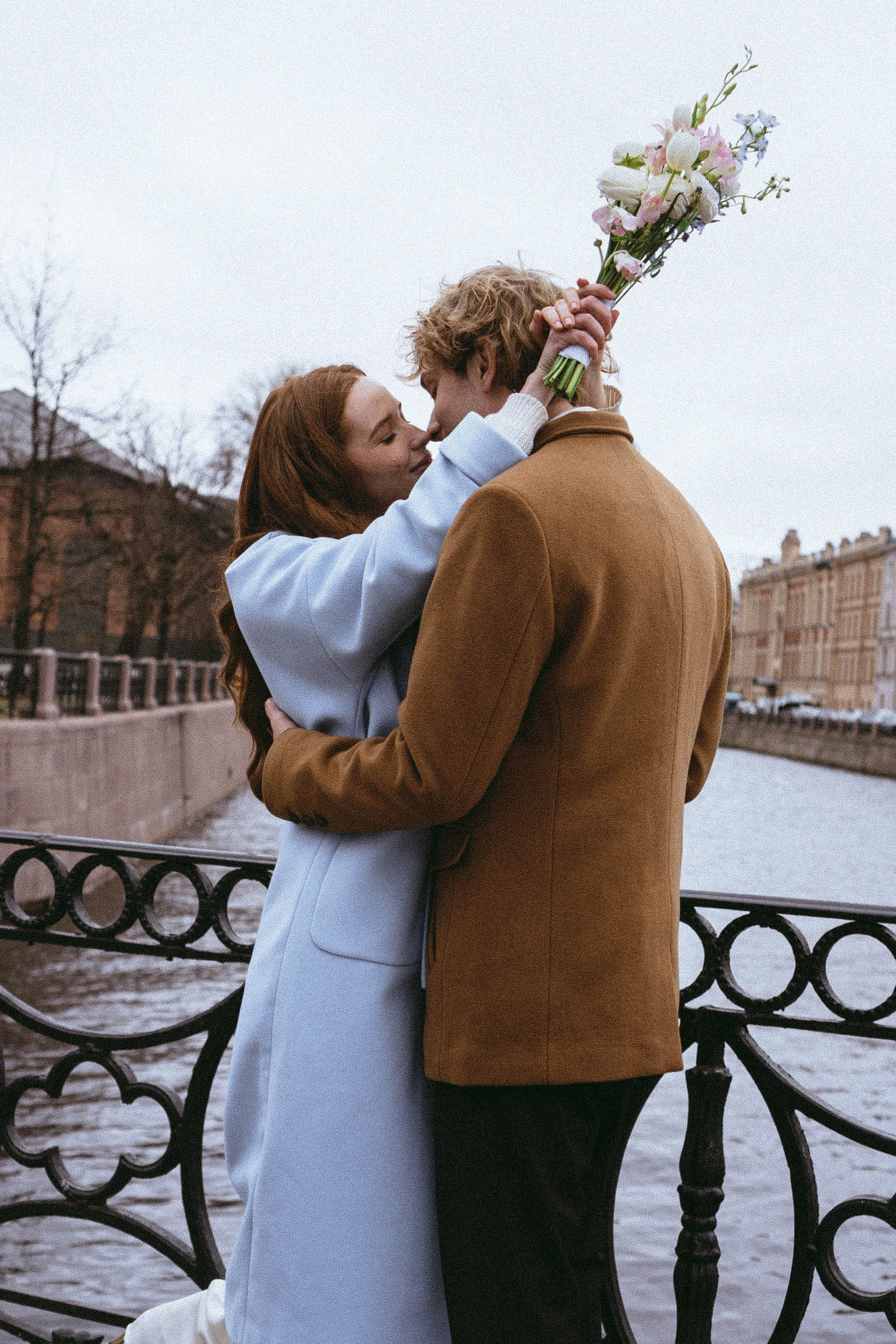 СВАДЕБНАЯ ПРОГУЛКА ПО ПЕТРОГРАДКЕ ВЕСНОЙ (ФОТОСЕССИИЯ ПАРЫ СВАДЕБНАЯ). Профессиональный фотограф, Санкт-Петербург — Виктория Богомолова