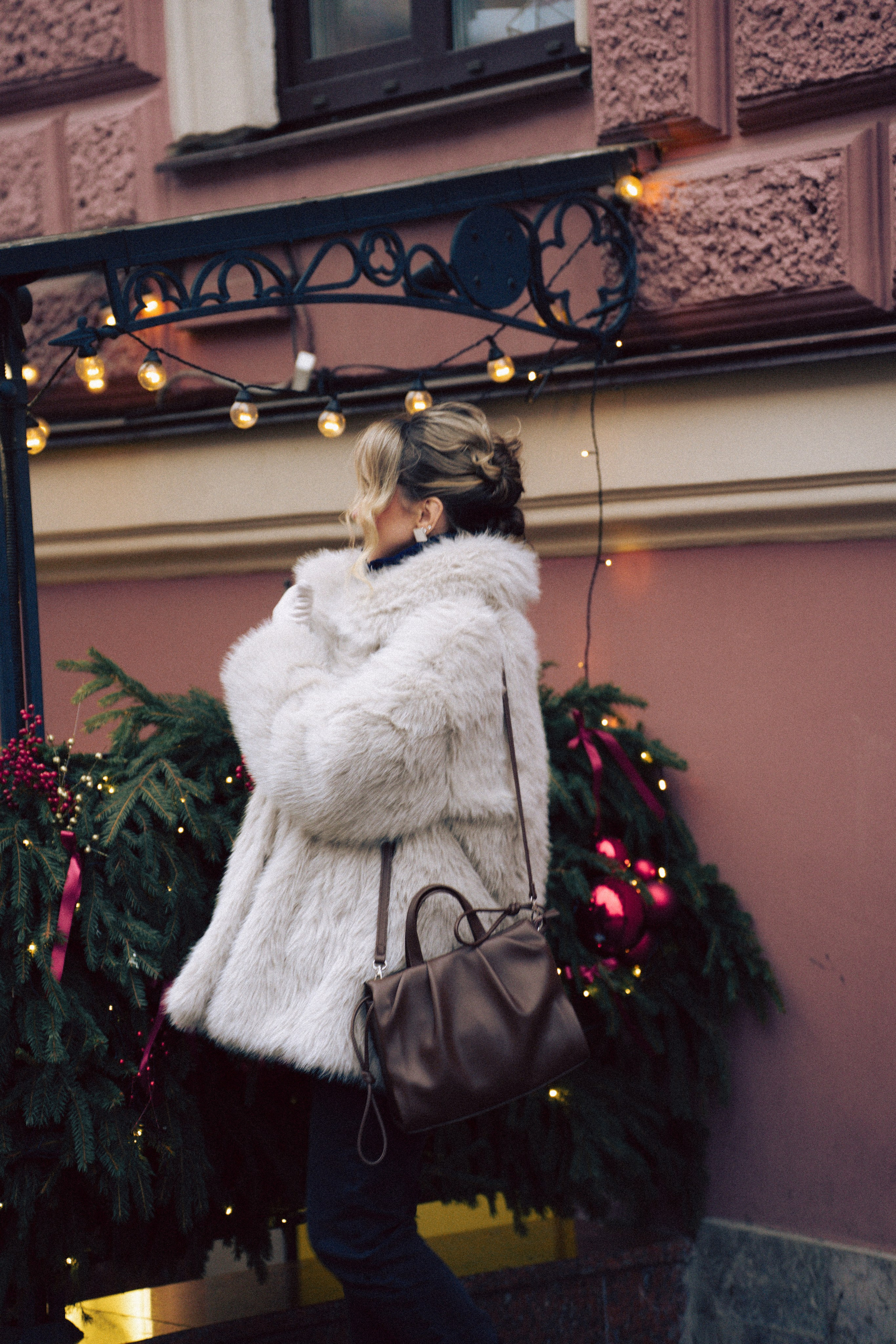 НОВОГОДНЯЯ ФОТОСЕСИИЯ В СТУДИИ ДЛЯ ДЕВУШКИ И ПРОГУЛКА ПО ЧЕРНЫШЕВСКОЙ. Профессиональный фотограф, Санкт-Петербург — Виктория Богомолова