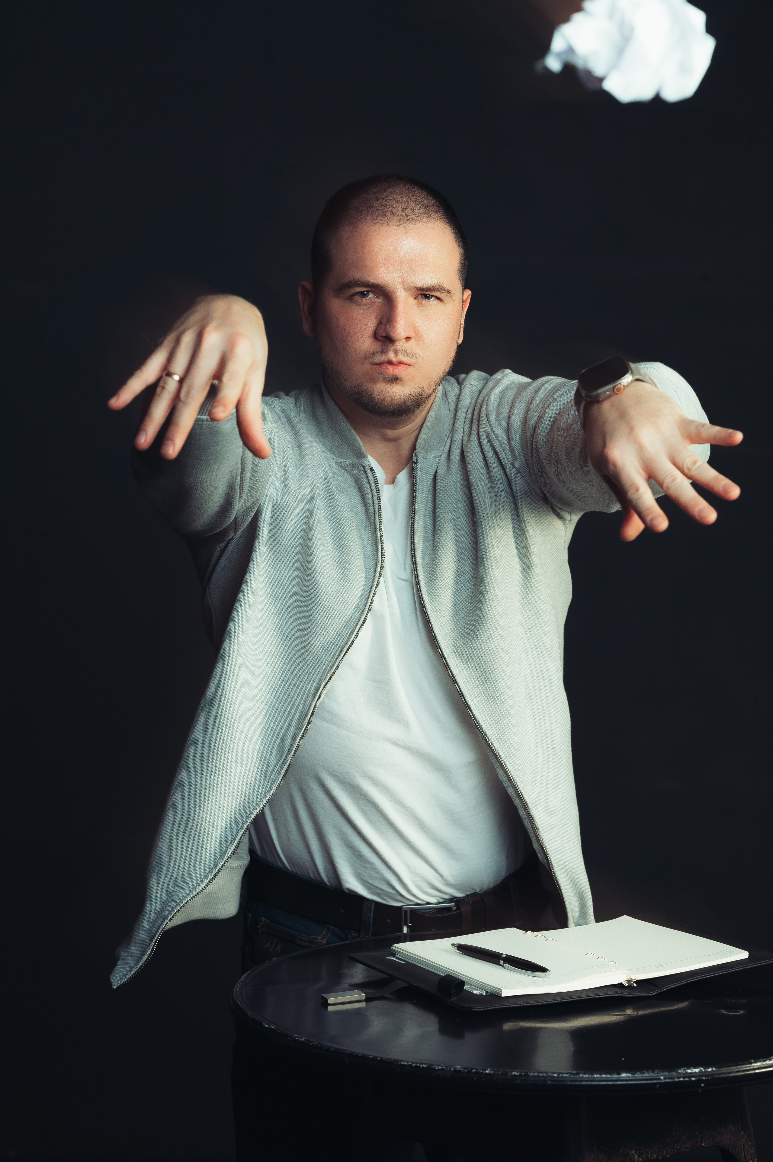 Никита Пустовалов — портретная съёмка. Иван Кубик — фотограф и видеограф