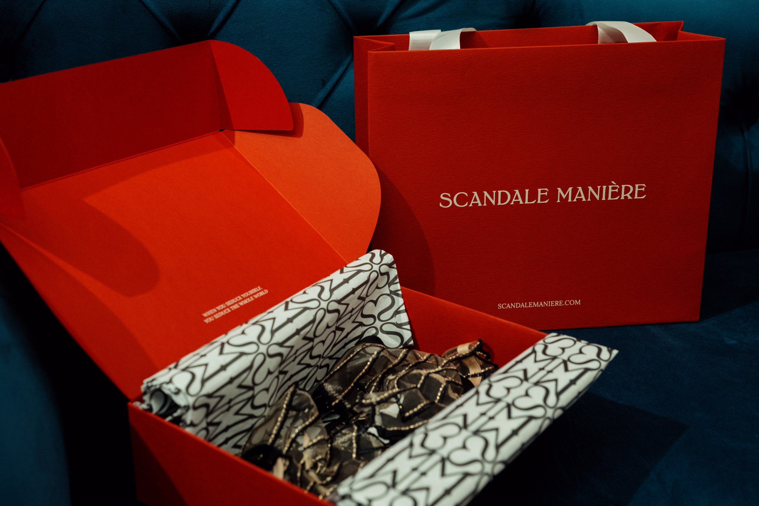 SCANDALE MANIERE. Репортажный и портретный фотограф в Москве Илья Спиридонов