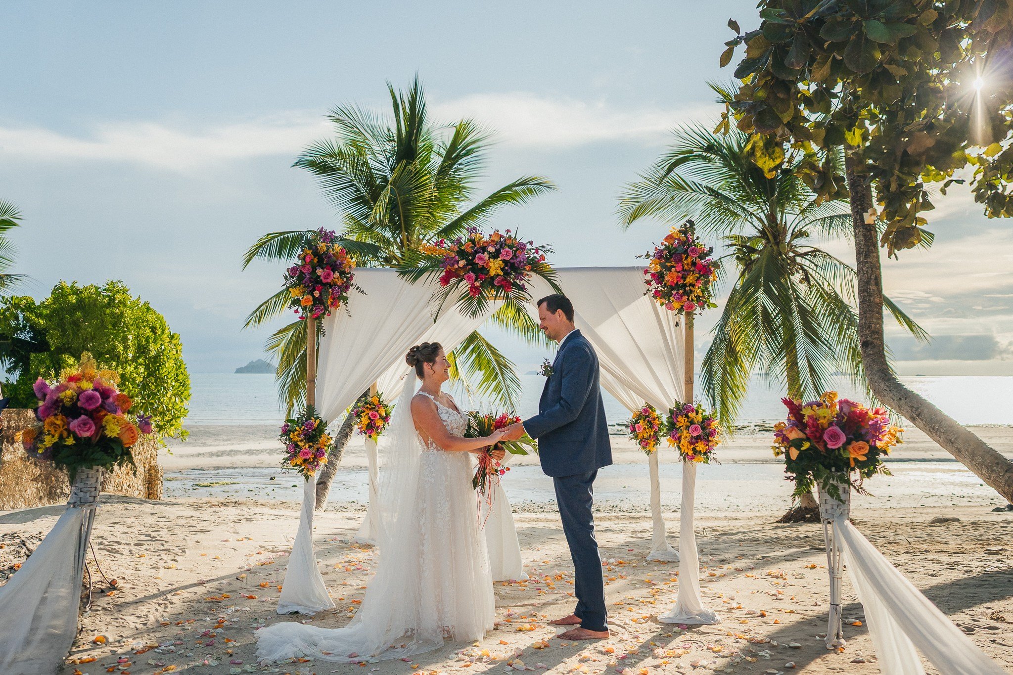Mariage sur la plage. Mariage à Koh Samui, en Thaïlande. Whatsapp: +66 94 3 650 301