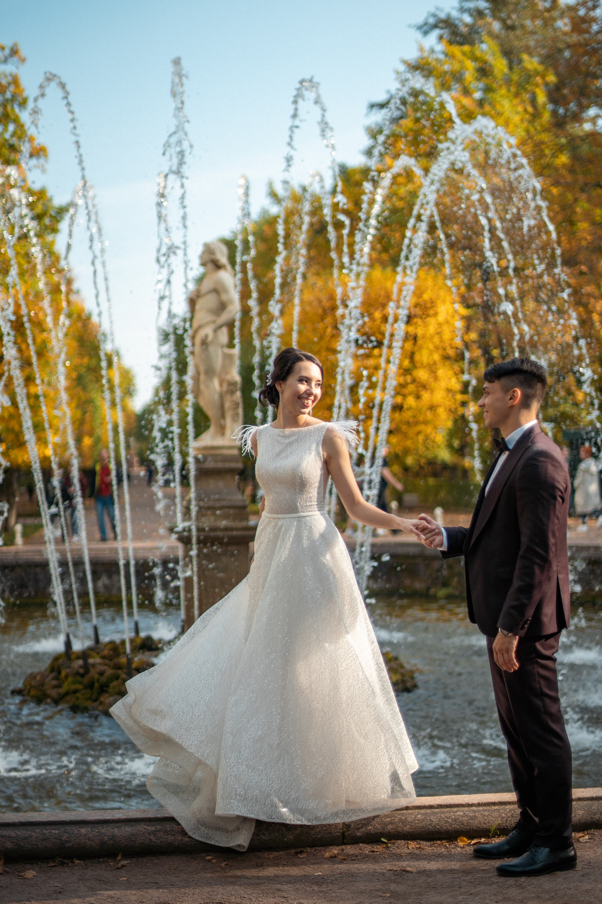 Свадьбы в Петергофе. Живые снимки! Фотограф Даша Бендер