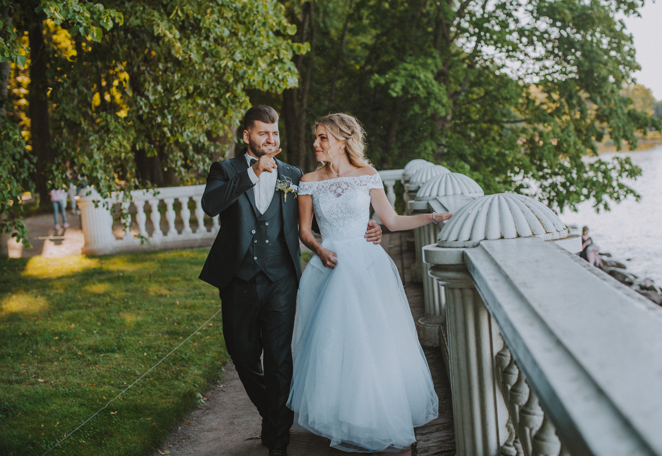 Свадьбы в Петергофе. Живые снимки! Фотограф Даша Бендер