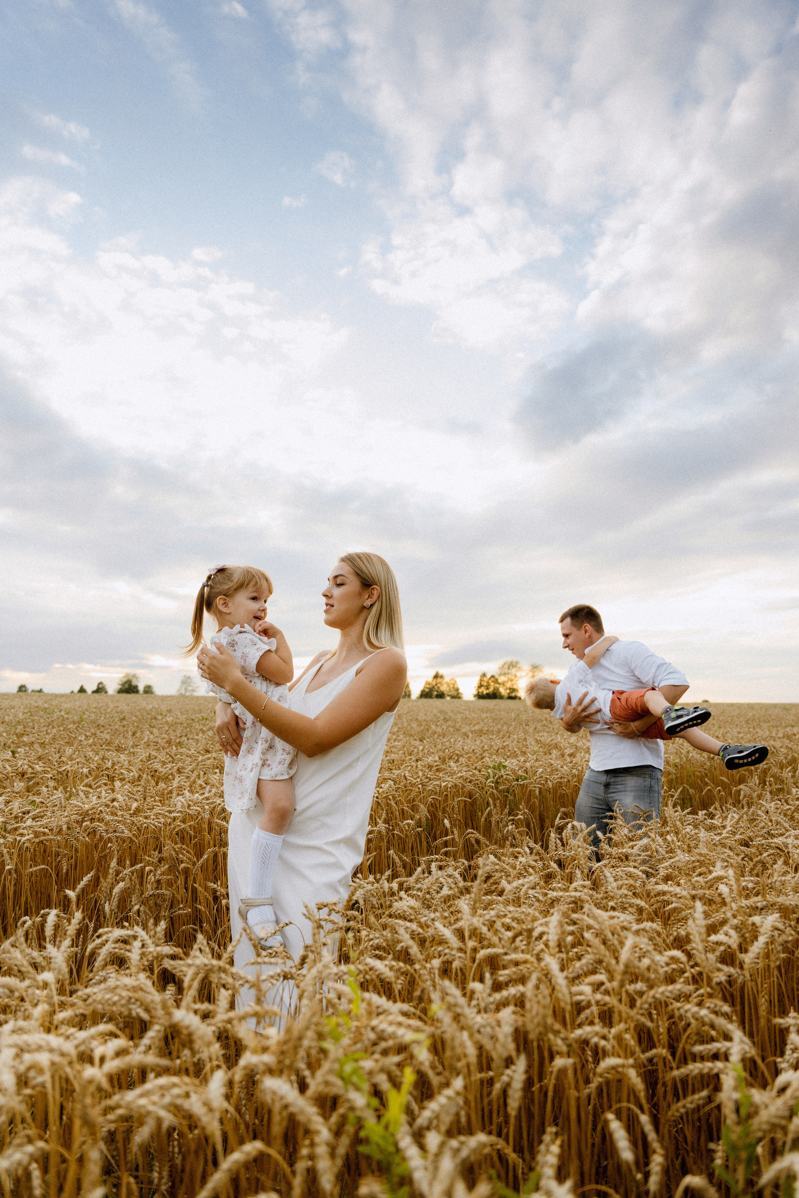 Аня с семьёй 14.08.2023. Свадебный и семейный фотограф Кристина Лисина в Арзамасе