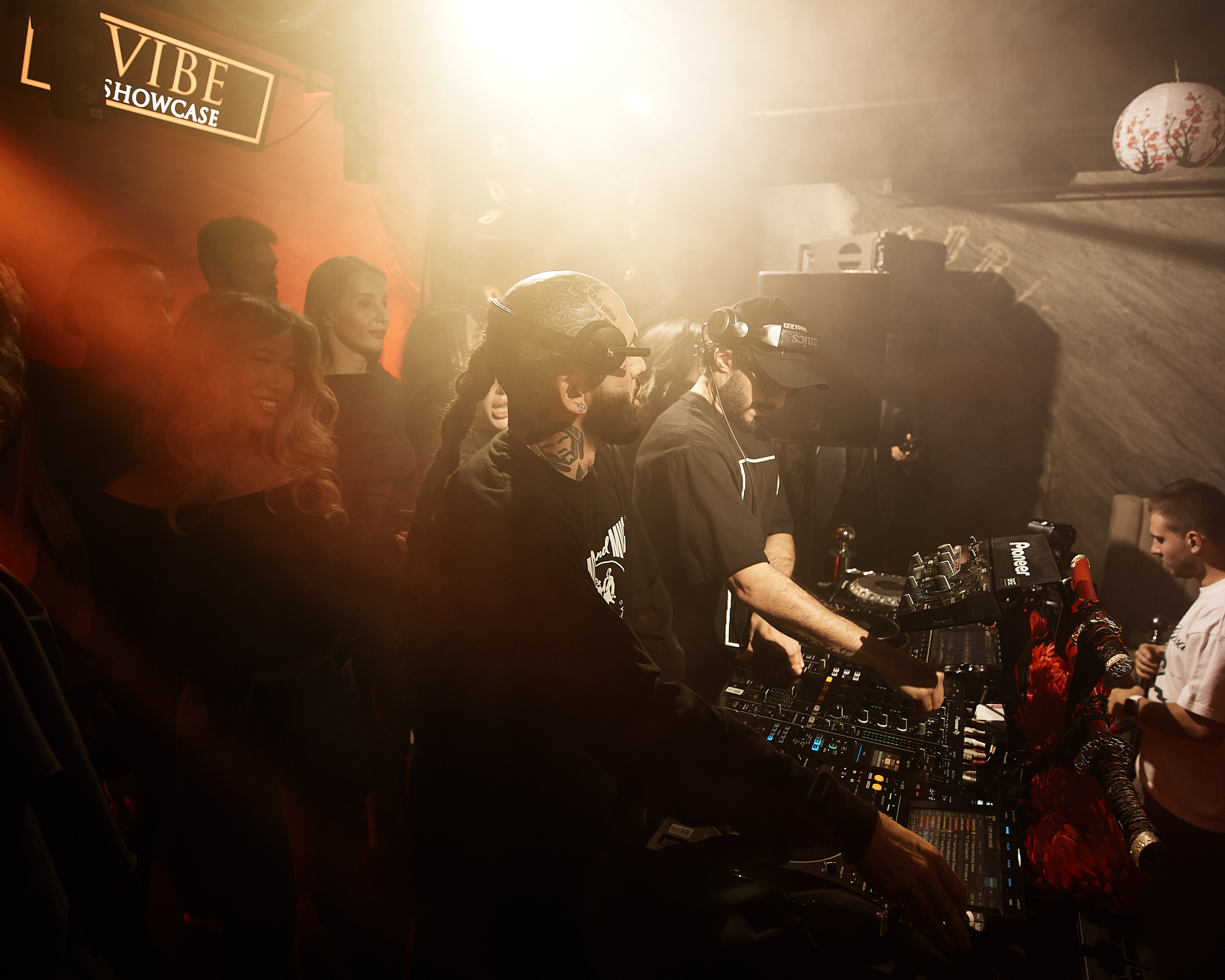 PLUS VIBE Party. Репортажный фотограф в Москве Дмитрий Масленников
