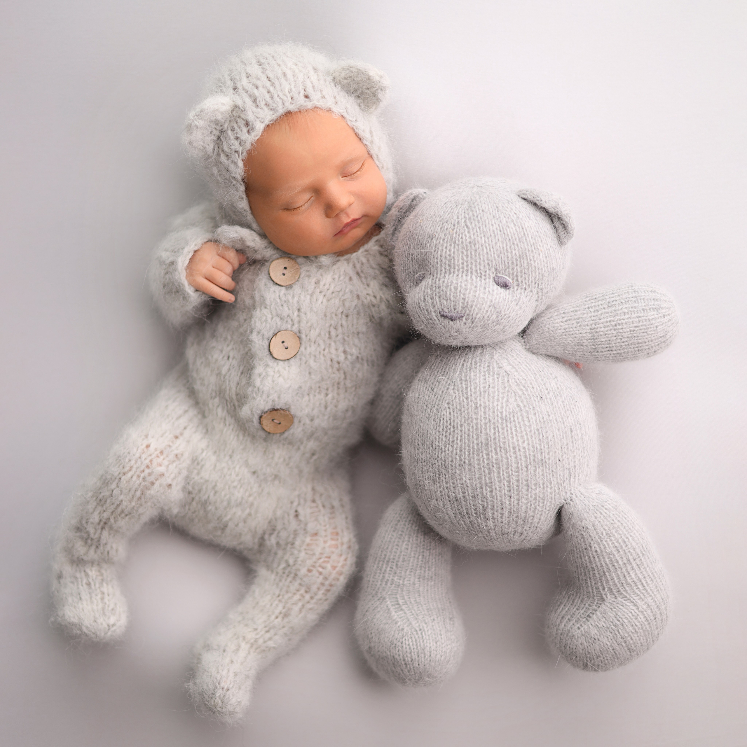 Каталог костюмчиков для новорожденных мальчиков. Фотограф новорожденных Москва. Ньюборн фотограф Москва