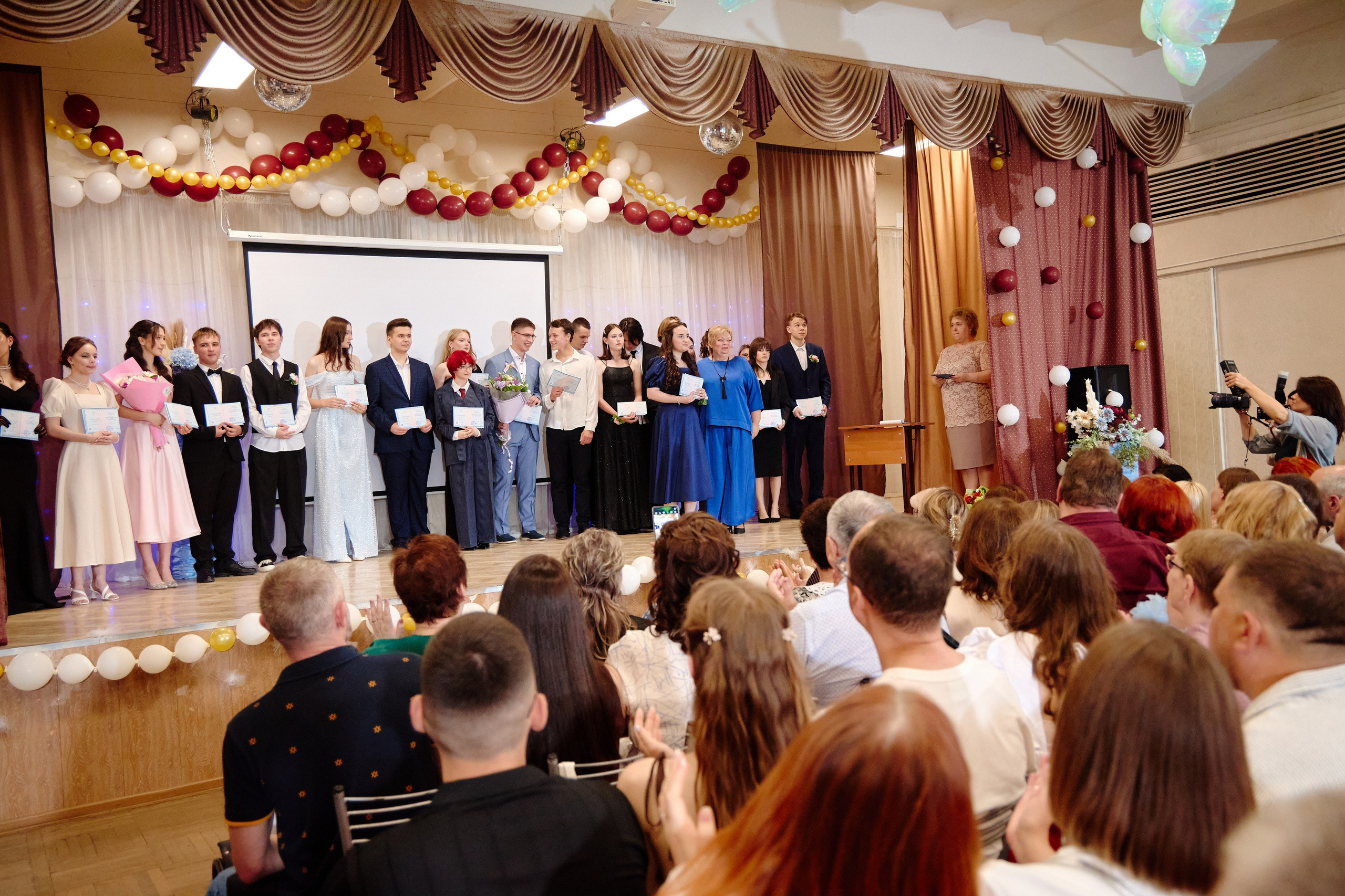 Выпускной 35 Сош. Фотограф Выпускные альбомы Таганрог Сергей Коробченко