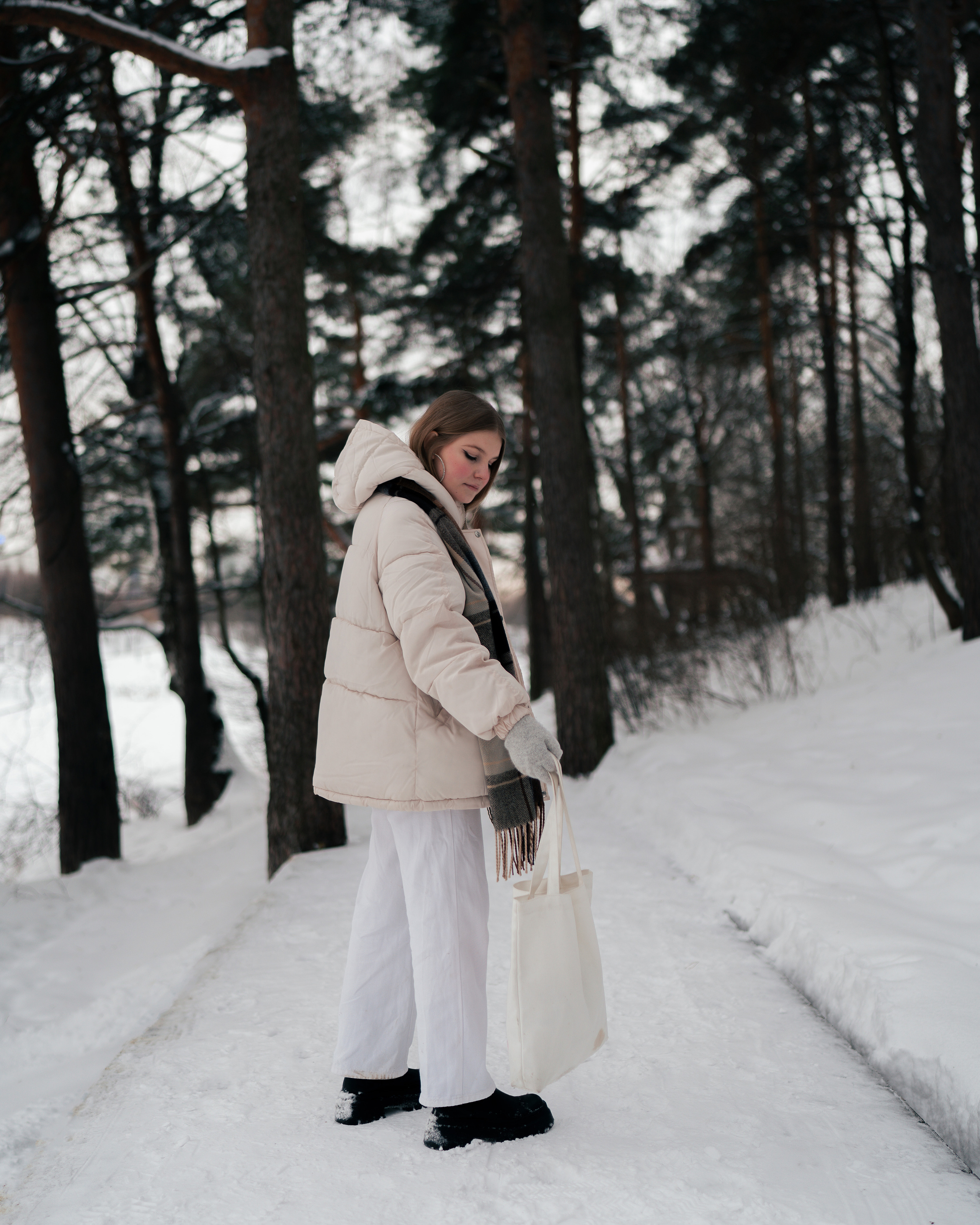Прогулка в зимнем лесу. Свадебный фотограф в Москве Кристина Чехова