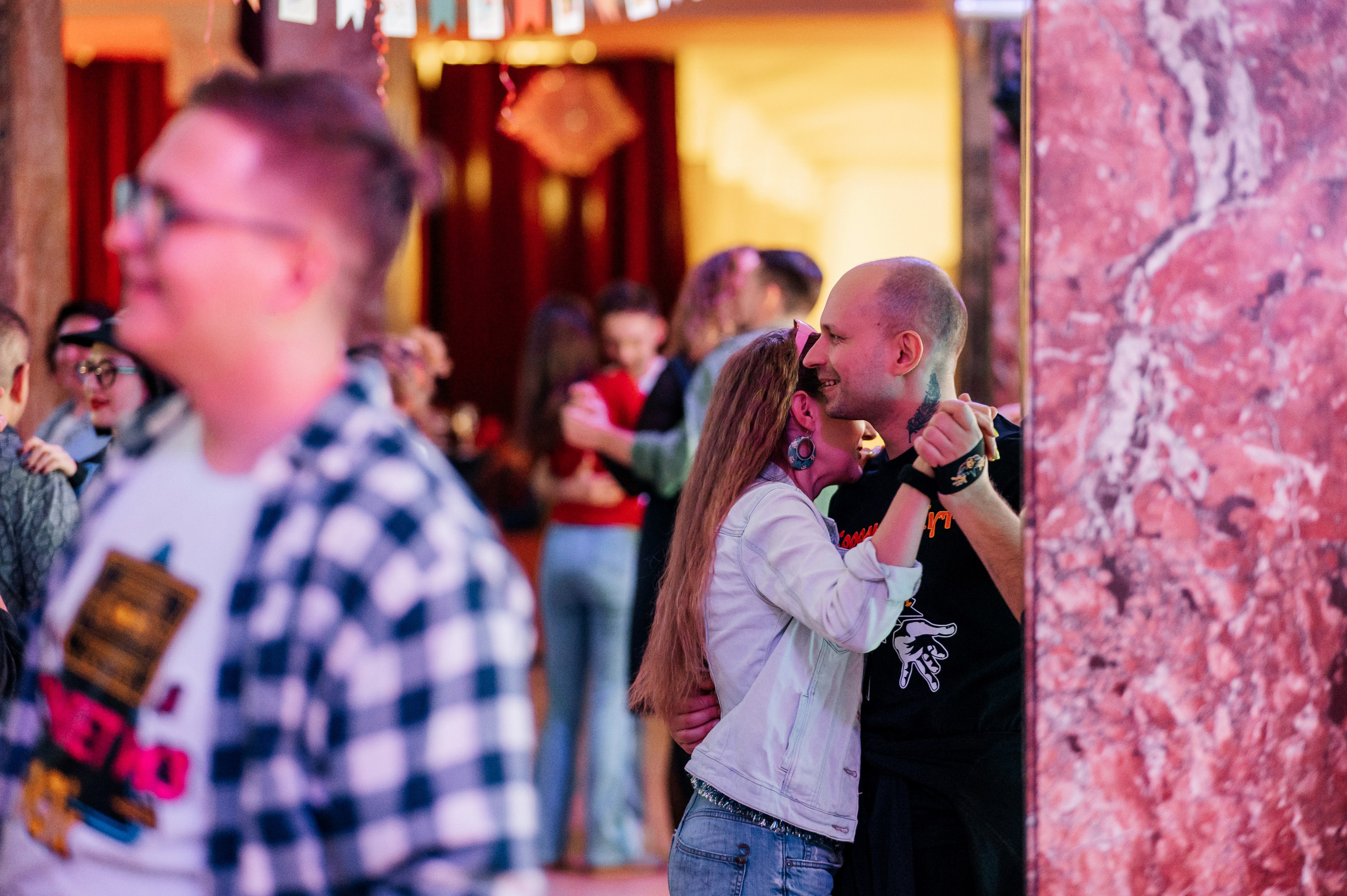 Корпоратив в стиле 90-х. Фотограф Дмитрий Сермяжко