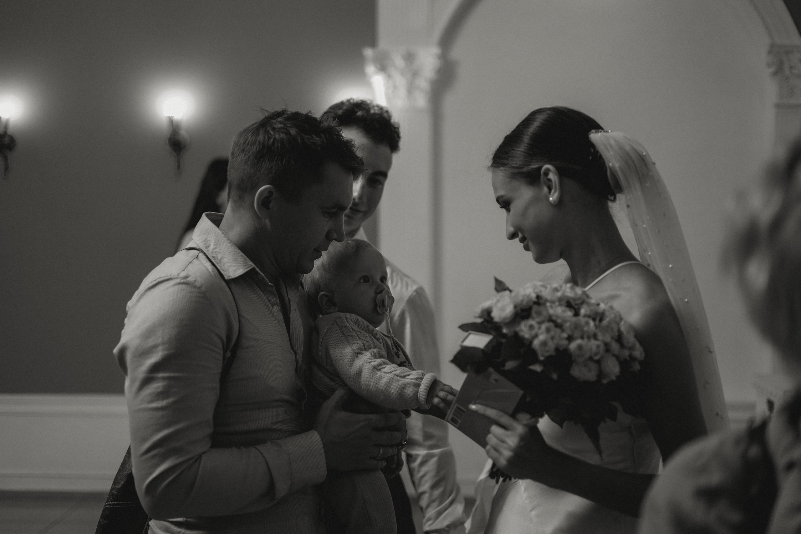 Олеся и Даня. Роспись в Таганском ЗАГСе. Диана Чечель. Свадебный и семейный фотограф в Москве