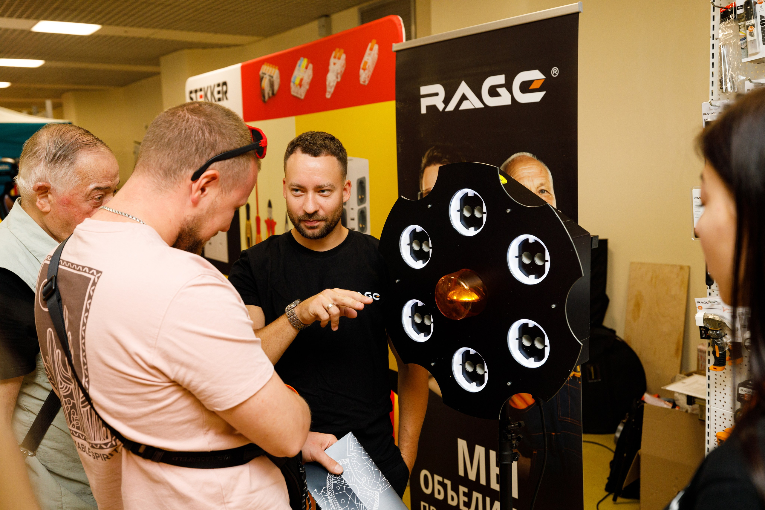 Съёмка стенда на выставке. Фотограф на мероприятие в Москве Марик