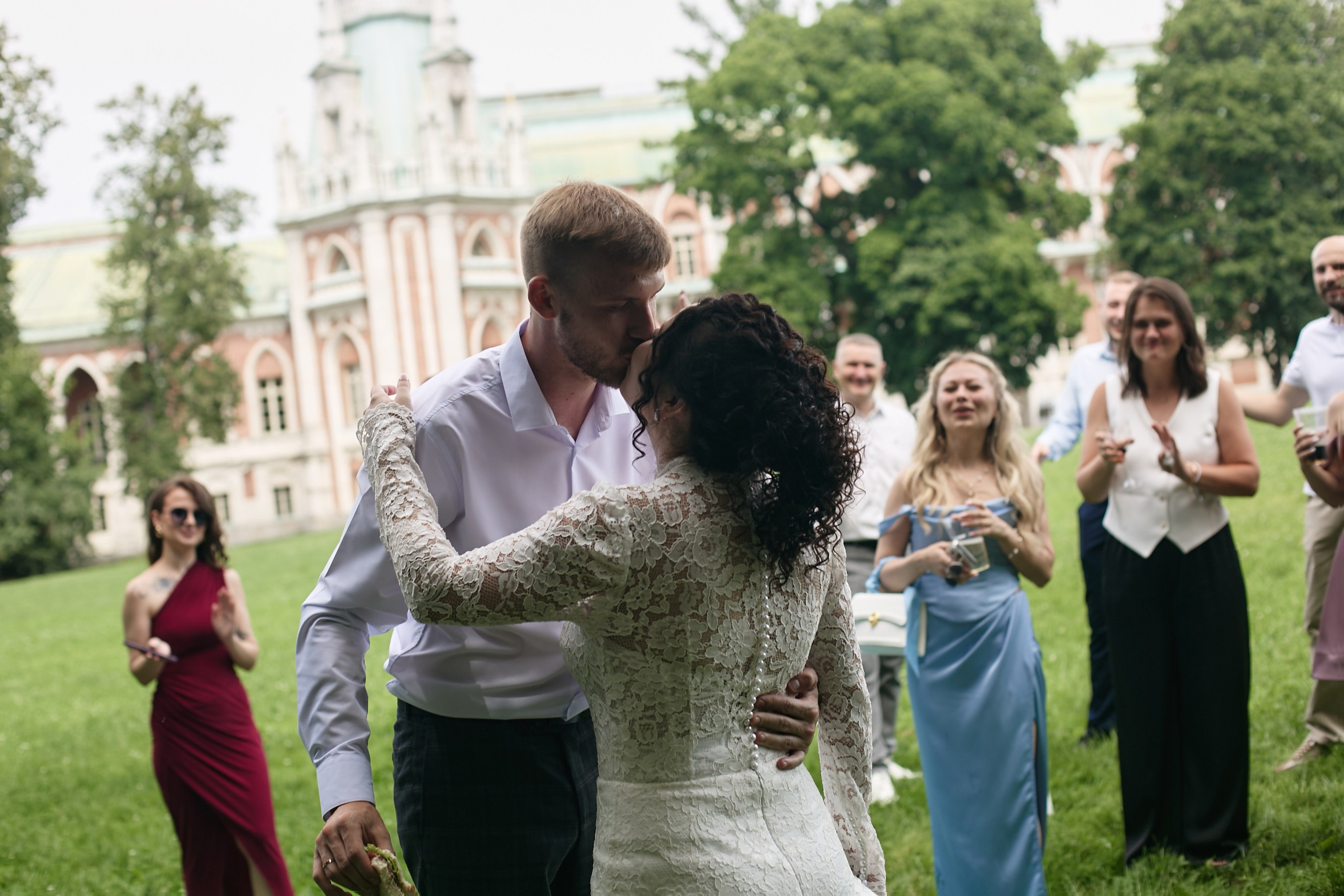 Иван и Юлия. Анонс свадьбы ЖК «Южная битца», роспись в парке «Царицыно». Фотограф и свадебный фотограф в Москве