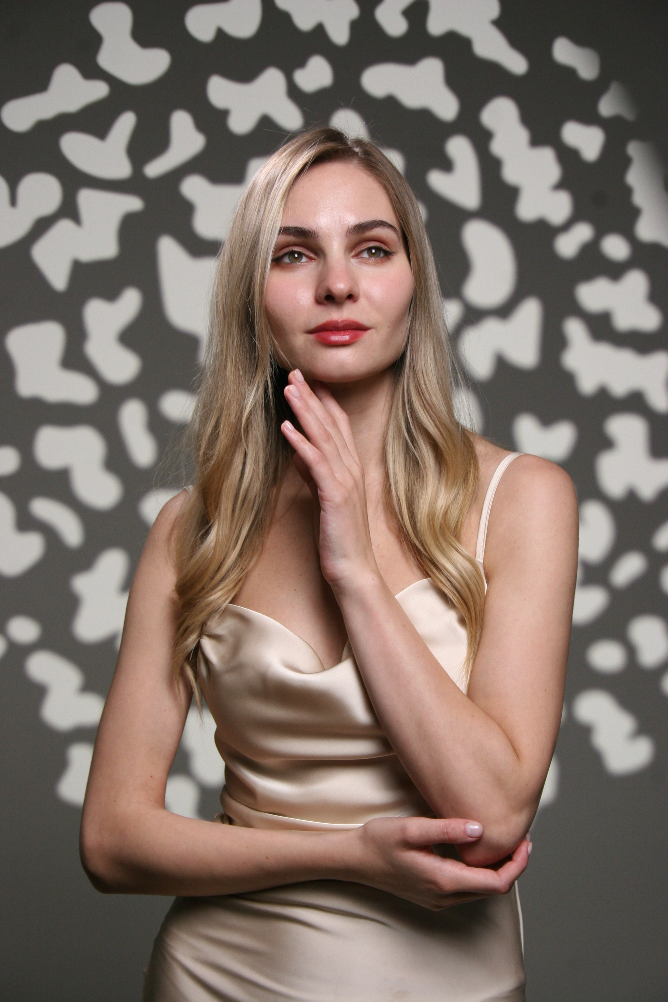 Студия и модели. Креативный фотограф