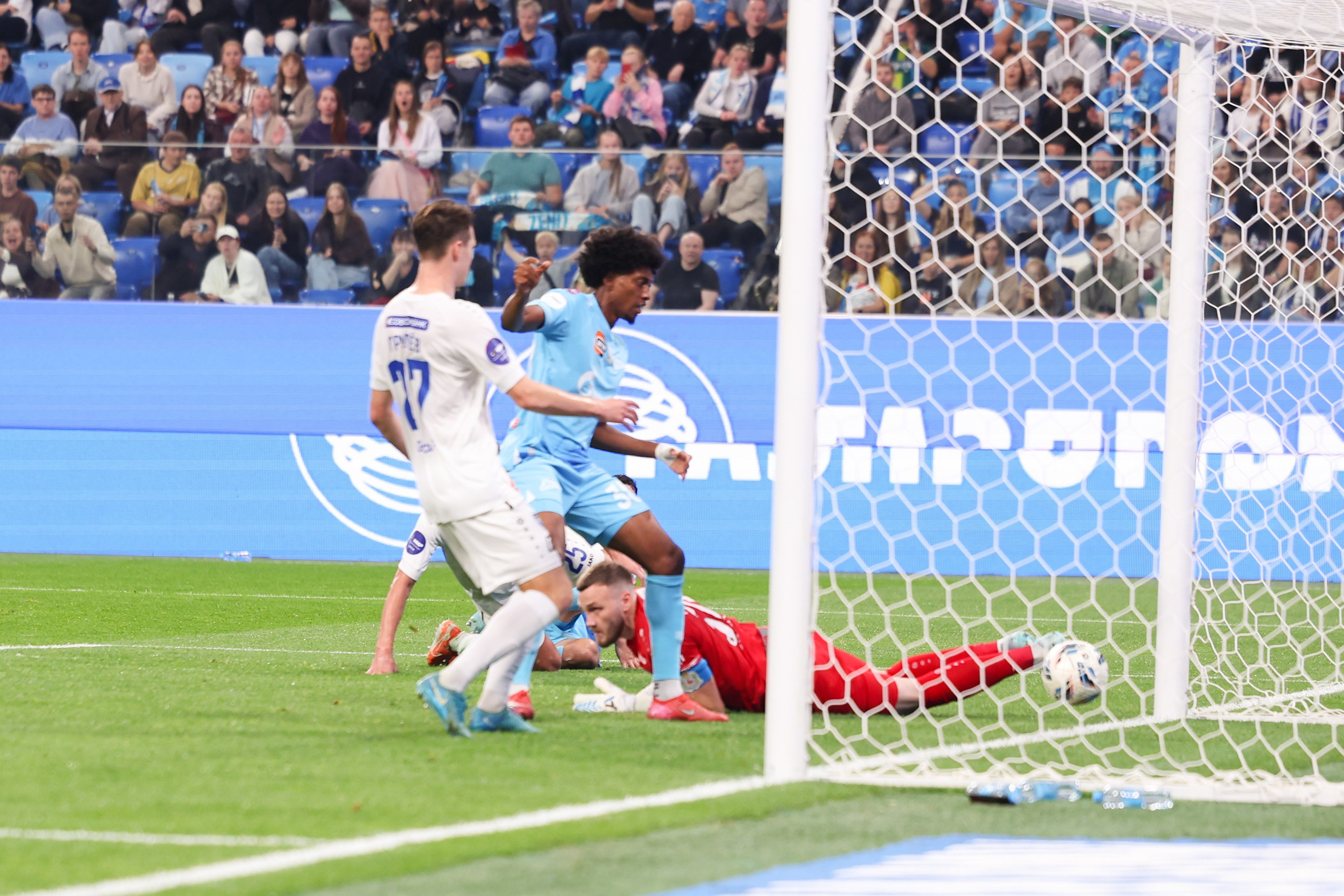 ФК «Зенит» — ФК «Пари НН» 30.08.2025. Спортивный и репортажный фотограф Антон Тереханов