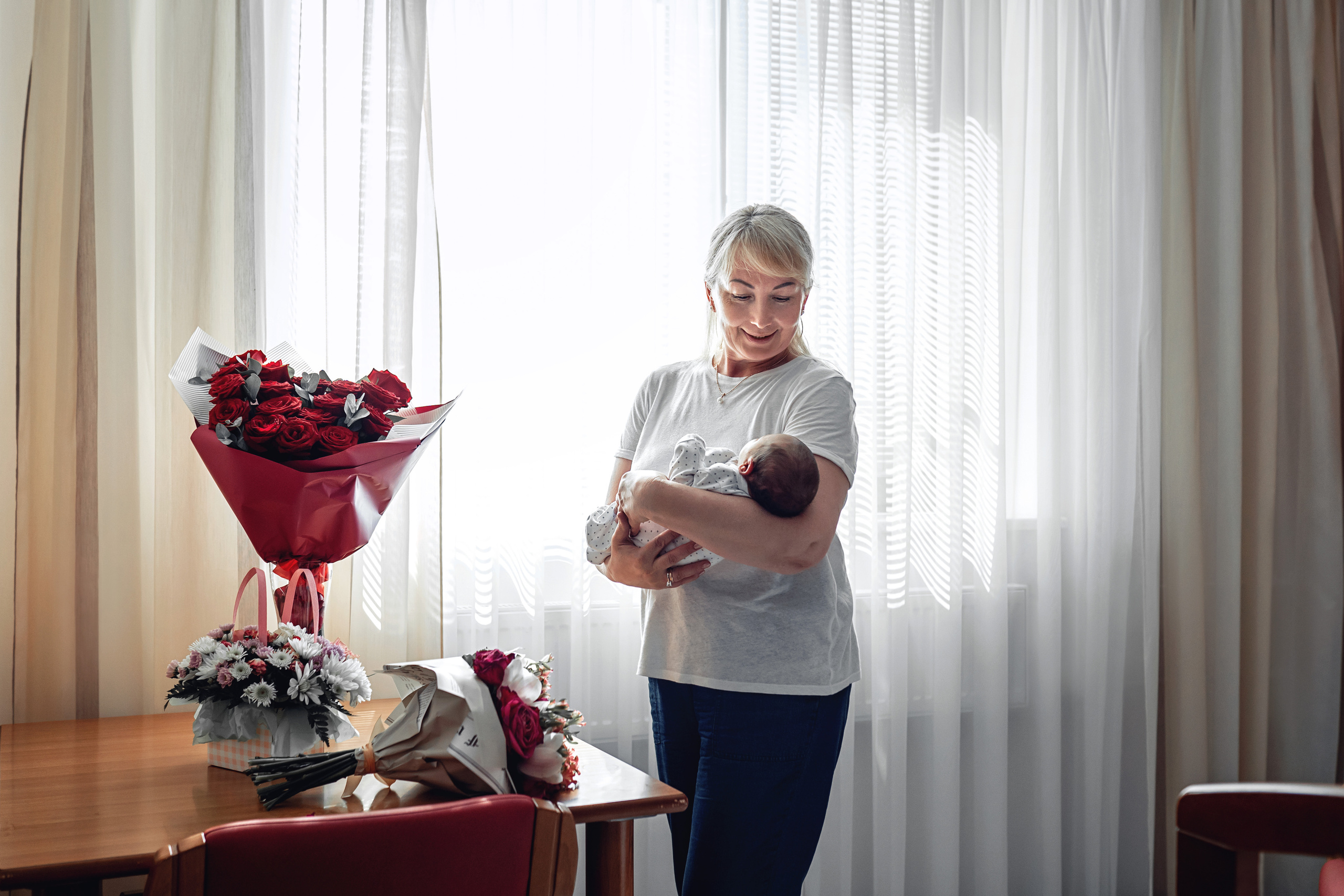 Выписка из роддома Лапино. Фотограф на выписку из роддома Москва. Фотограф \ Видеограф на Крещение, Венчание Москва| Семейные съемки