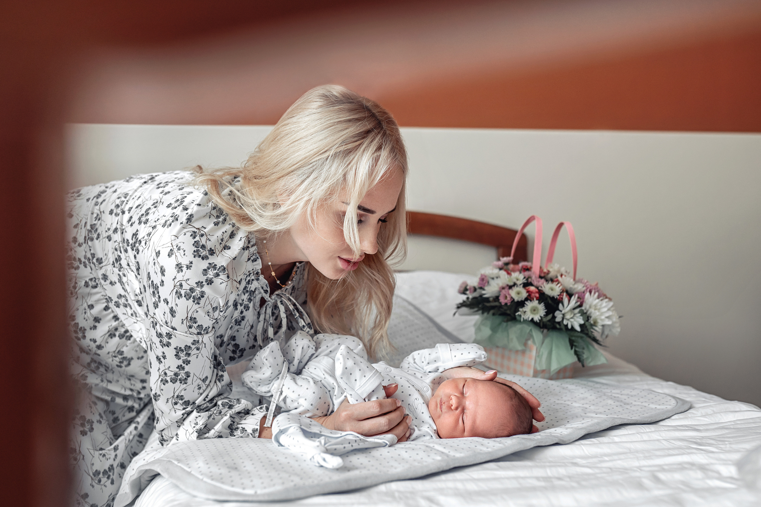 Выписка из роддома Лапино. Фотограф на выписку из роддома Москва. Фотограф \ Видеограф на Крещение, Венчание Москва| Семейные съемки