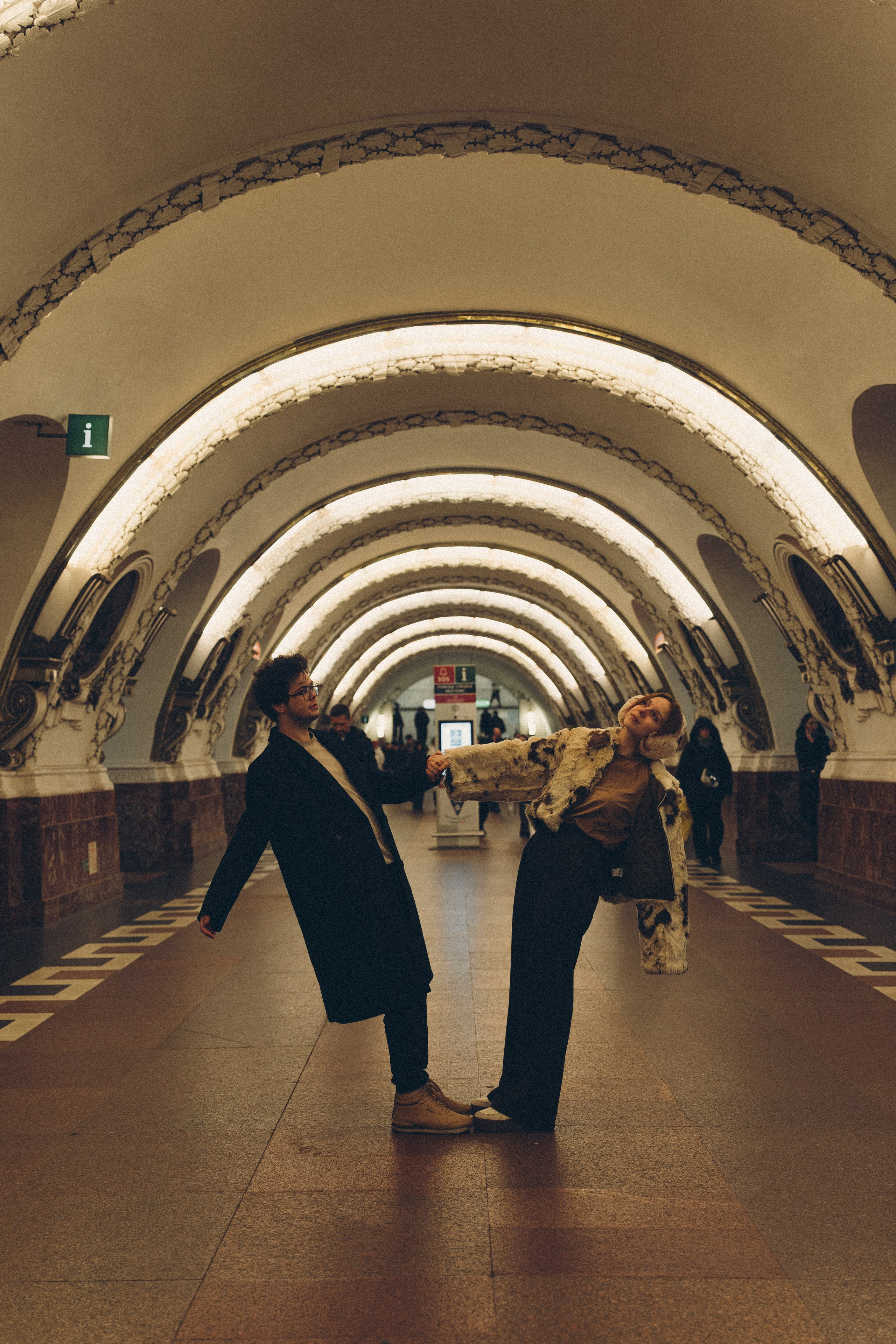 НОВОГОДНЯЯ ФОТОСЕСИИЯ ПАРЫ В МЕТРО ЛЮБОВЬ. Профессиональный фотограф, Санкт-Петербург — Виктория Богомолова