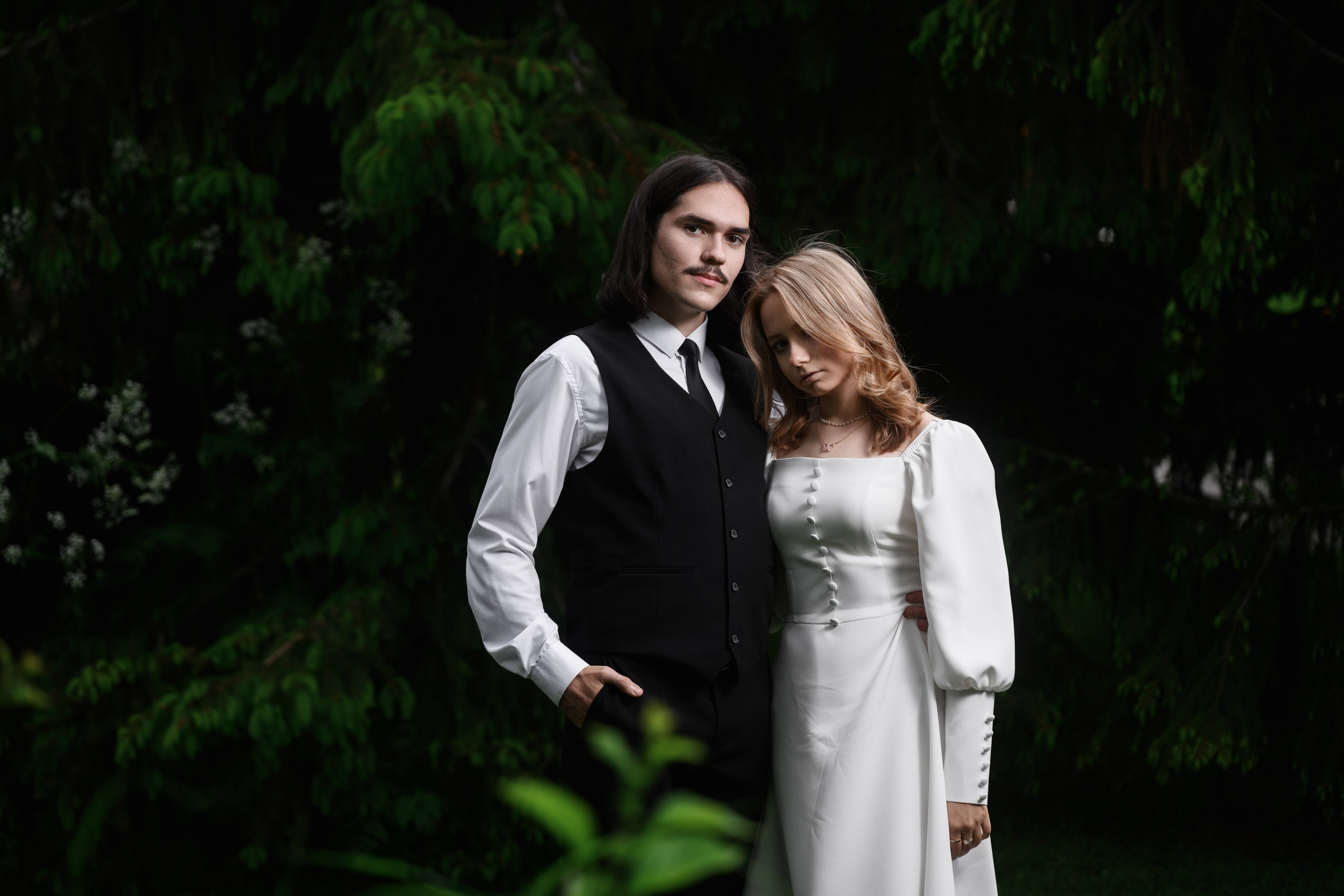 Выпускная фотосессия в Петропавловске-Камчатском. Фотосъемка выпускного на природе Камчатки. Групповые и индивидуальные портреты выпускников. Заказать фотосъемку выпускного в Петропавловске-Камчатском.