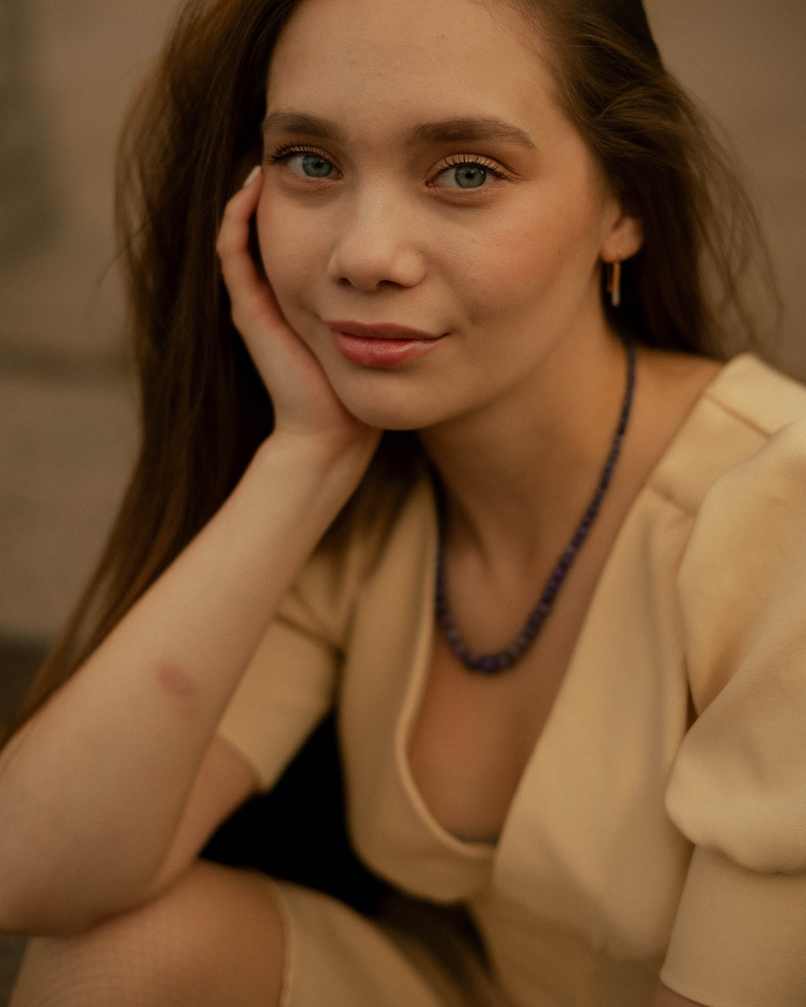 Таня. Женский фотограф. Создатель украшений ручной работы. Модель