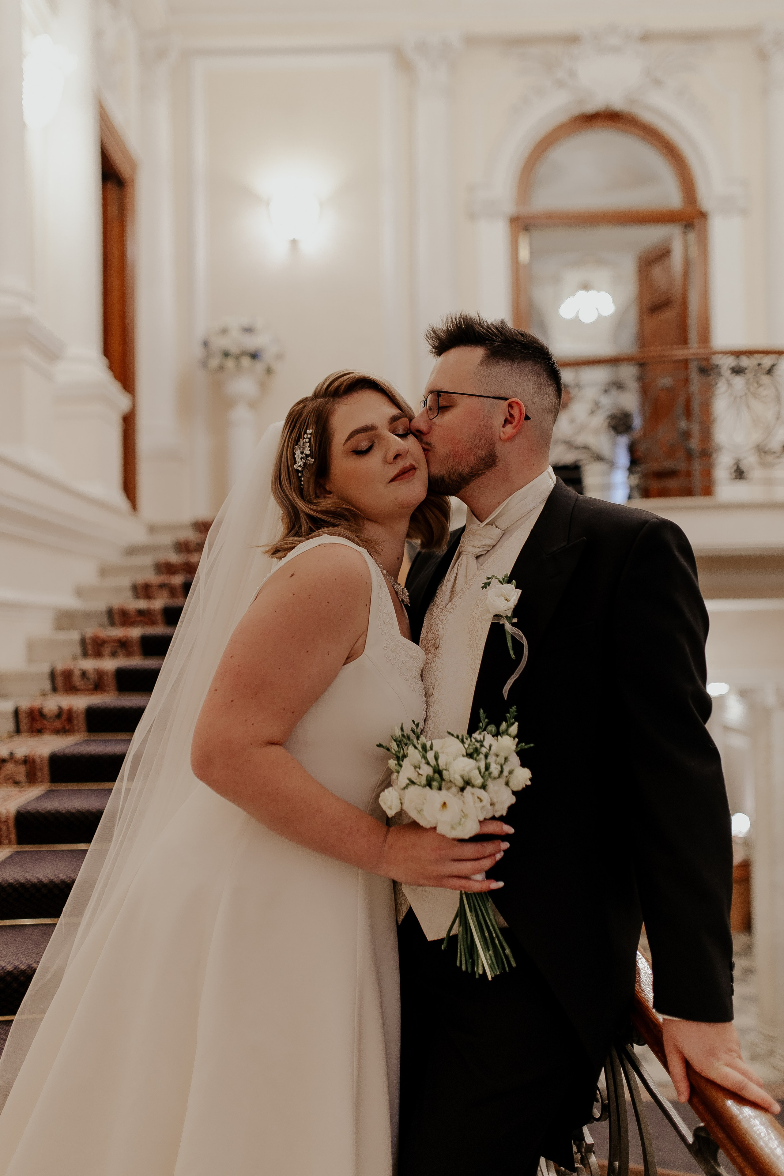 Свадебные фотографии из Эрмитажа. Фотограф в Санкт-Петербурге Лиза Семченкова