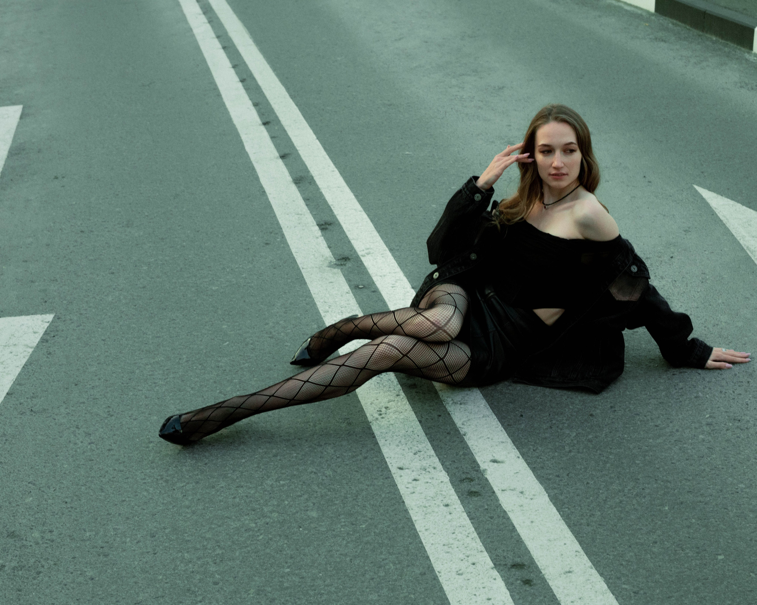 Полина. Женский фотограф. Создатель украшений ручной работы. Модель