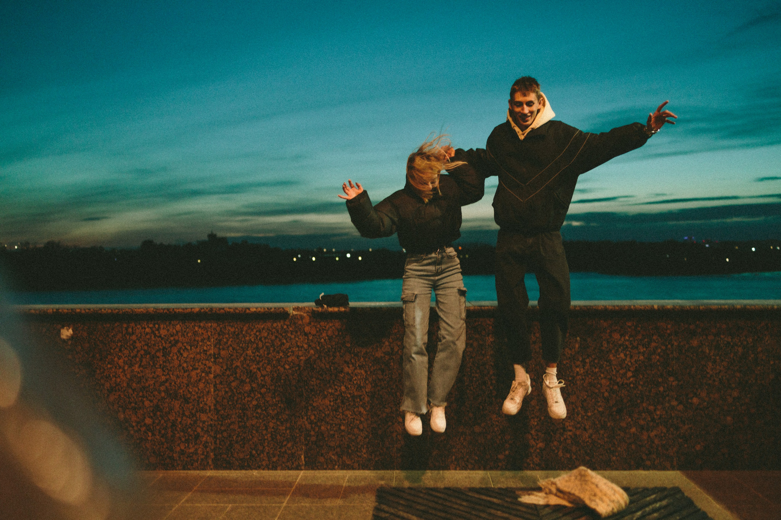 Прогулки по ночному городу. Lifestyle семейный и детский фотограф в Омске Иванова Екатерина