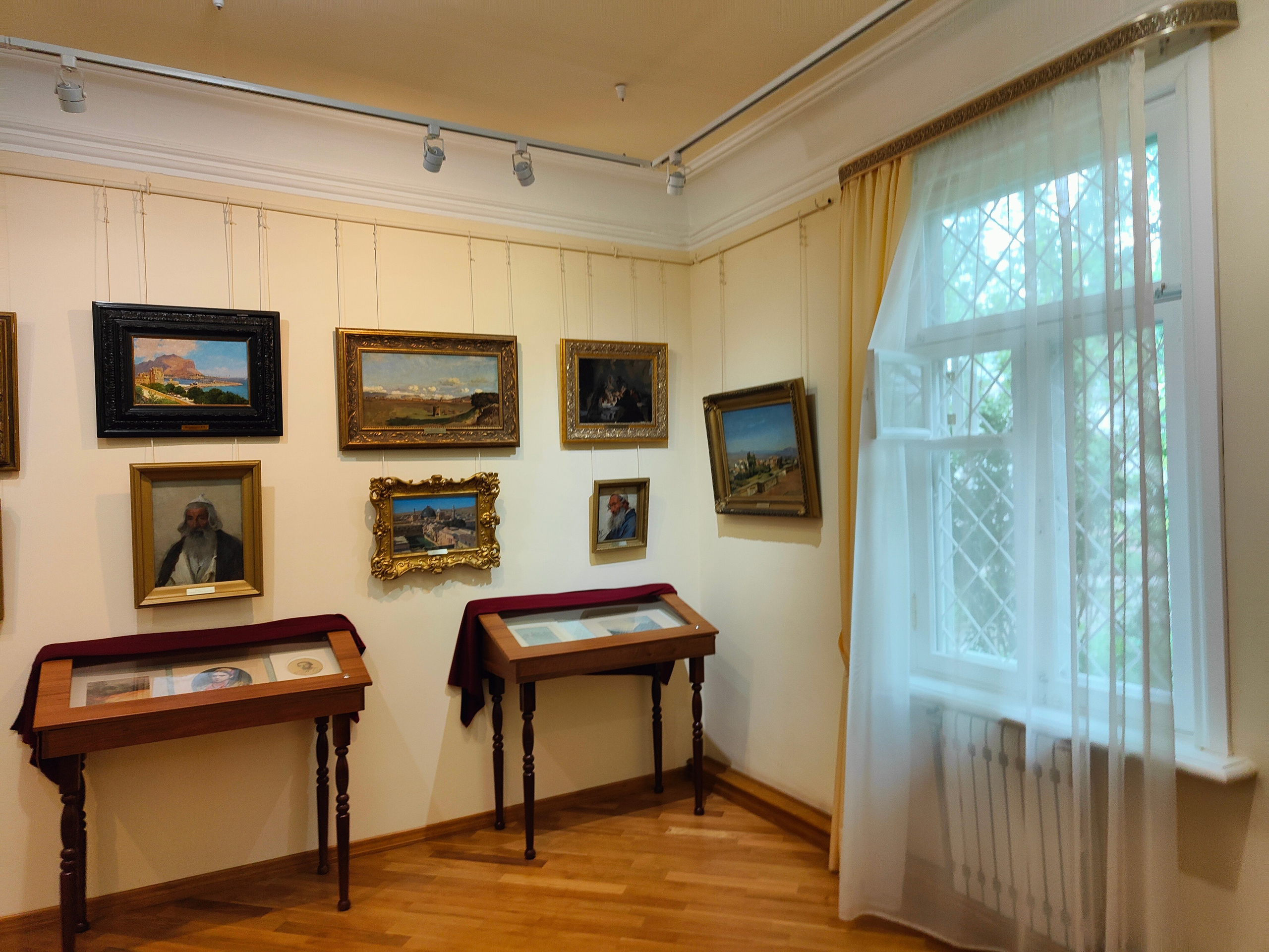 Музей-усадьба художника Николая Ярошенко и Мастерская кофе. Фотограф-документалист Мария Осокина