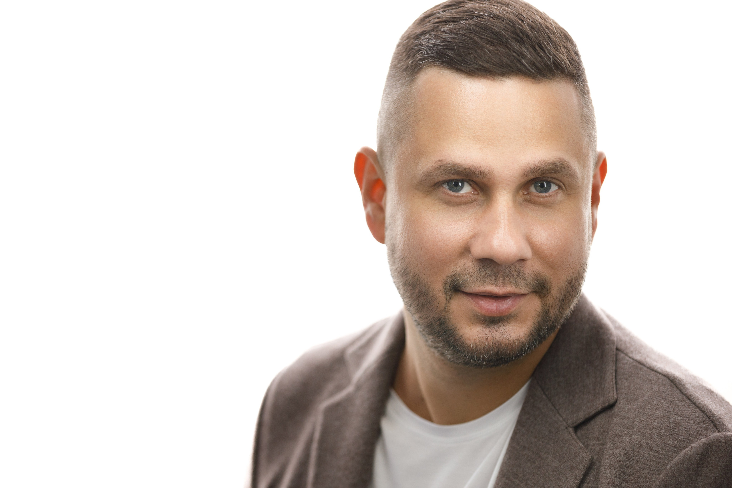 Деловой портрет в интерьере. Бизнес-портрет | Хедшот-фотограф | Студия делового портрета в Москве