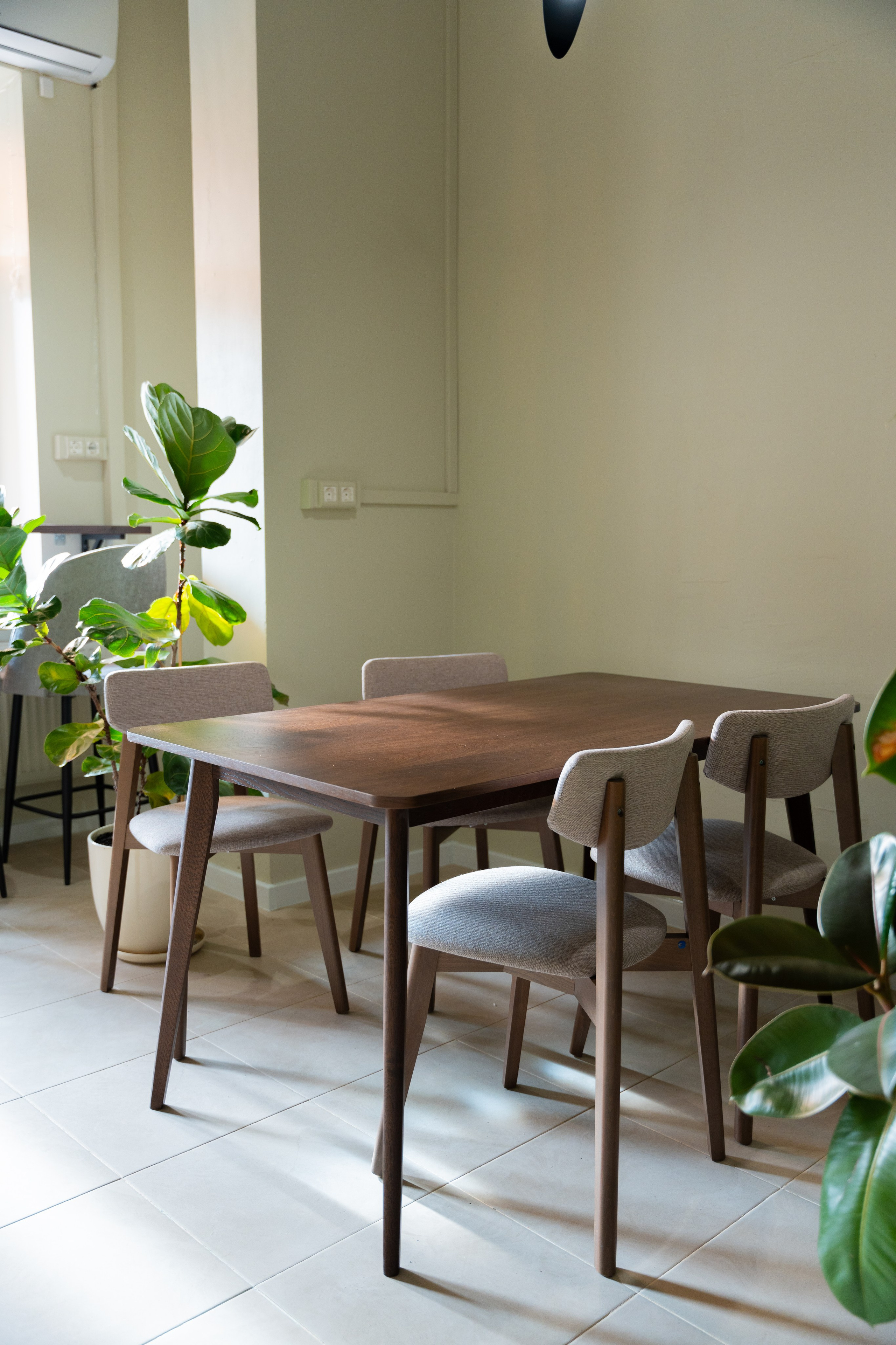 Интерьерная фотосъемка кофейни Love and Coffee — уютное место в Краснодаре Профессиональная фотосъемка интерьера кофейни в Краснодаре — Love. Шедевры для Вас! Фотограф и Видеограф в Краснодаре Пахиев Руслан