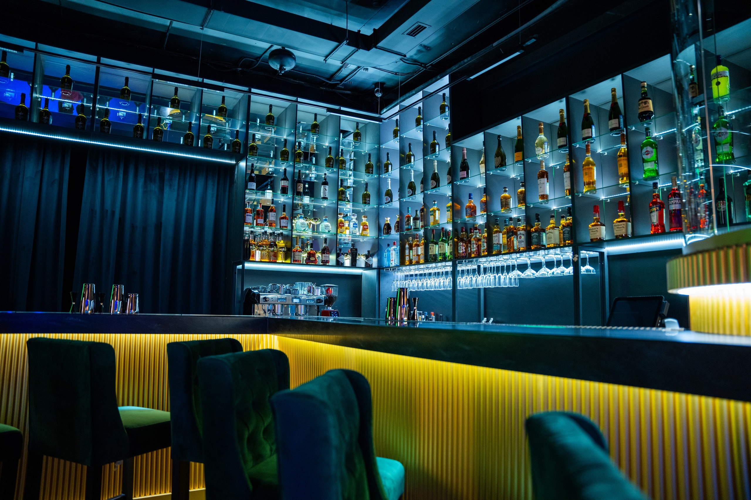 Фотосъемка интерьера стриптиз-клуба Hefner — элитный клуб Краснодара. Интерьерная фотосъемка клуба Hefner в Краснодаре — профессионально. Шедевры для Вас! Фотограф и Видеограф в Краснодаре Пахиев Руслан