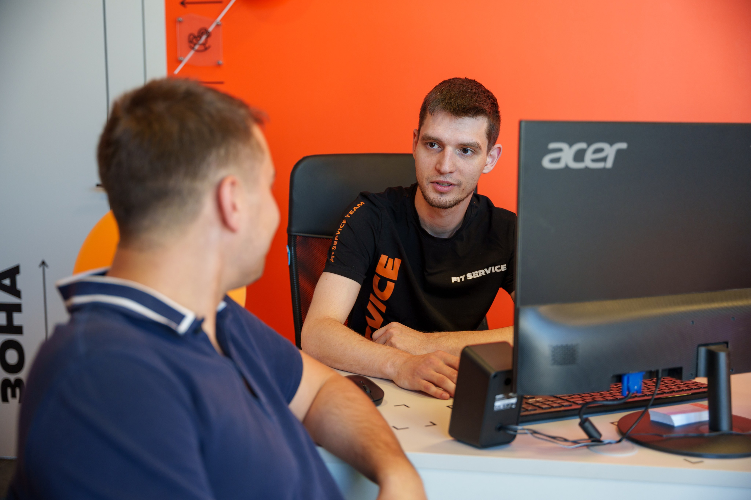 Интерьерная фотосъемка автосервиса Fit Service в Краснодаре — Профессиональная фотосъемка интерьера техцентра в Краснодаресеть СТО. Шедевры для Вас! Фотограф и Видеограф в Краснодаре Пахиев Руслан