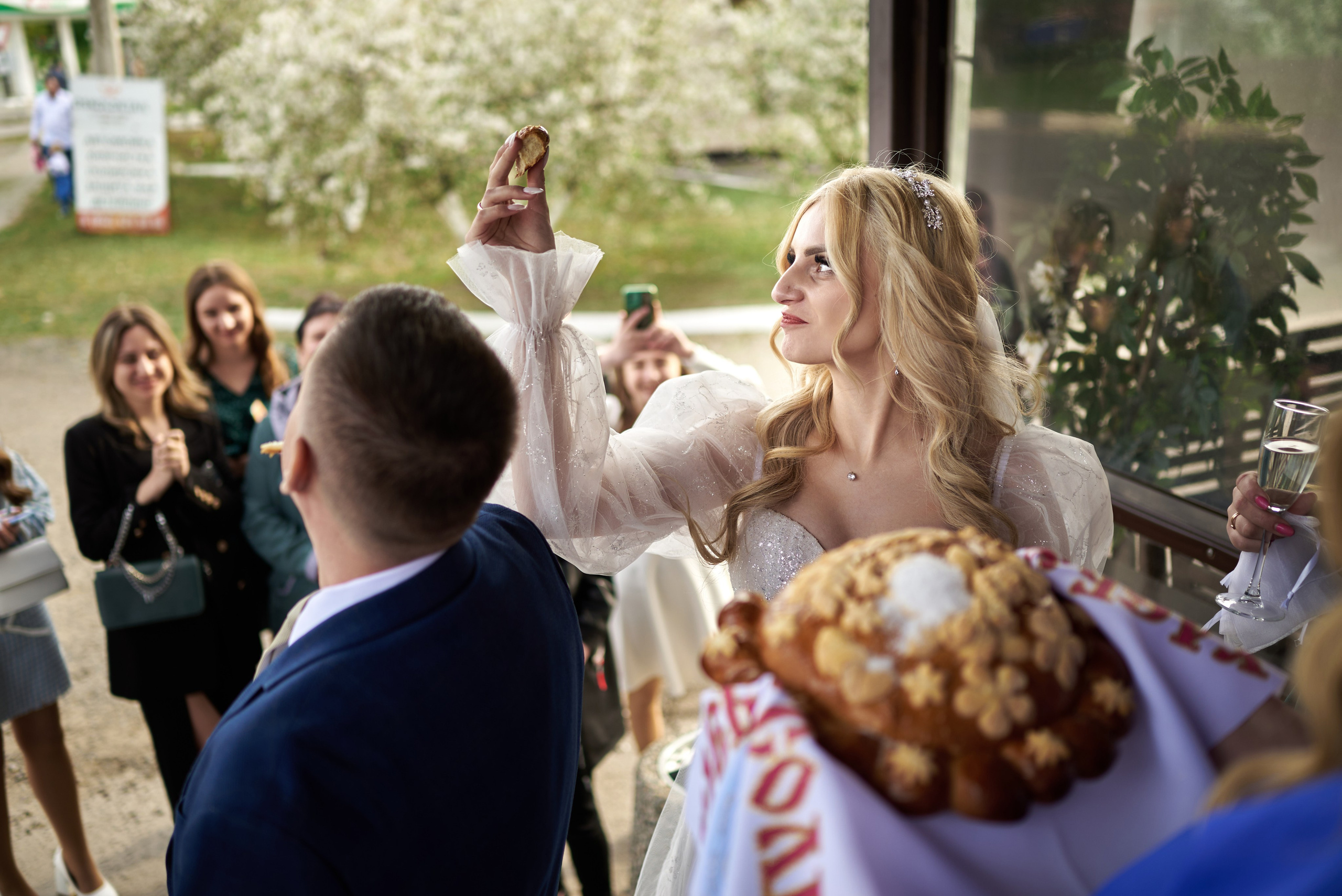 Фотограф Старый Оскол, Губкин. Свадебная фотосессия, доступная цена. Профессиональный фотограф Старый Оскол, Губкин — свадьба, венчание, крещение, юбилей и день рождения