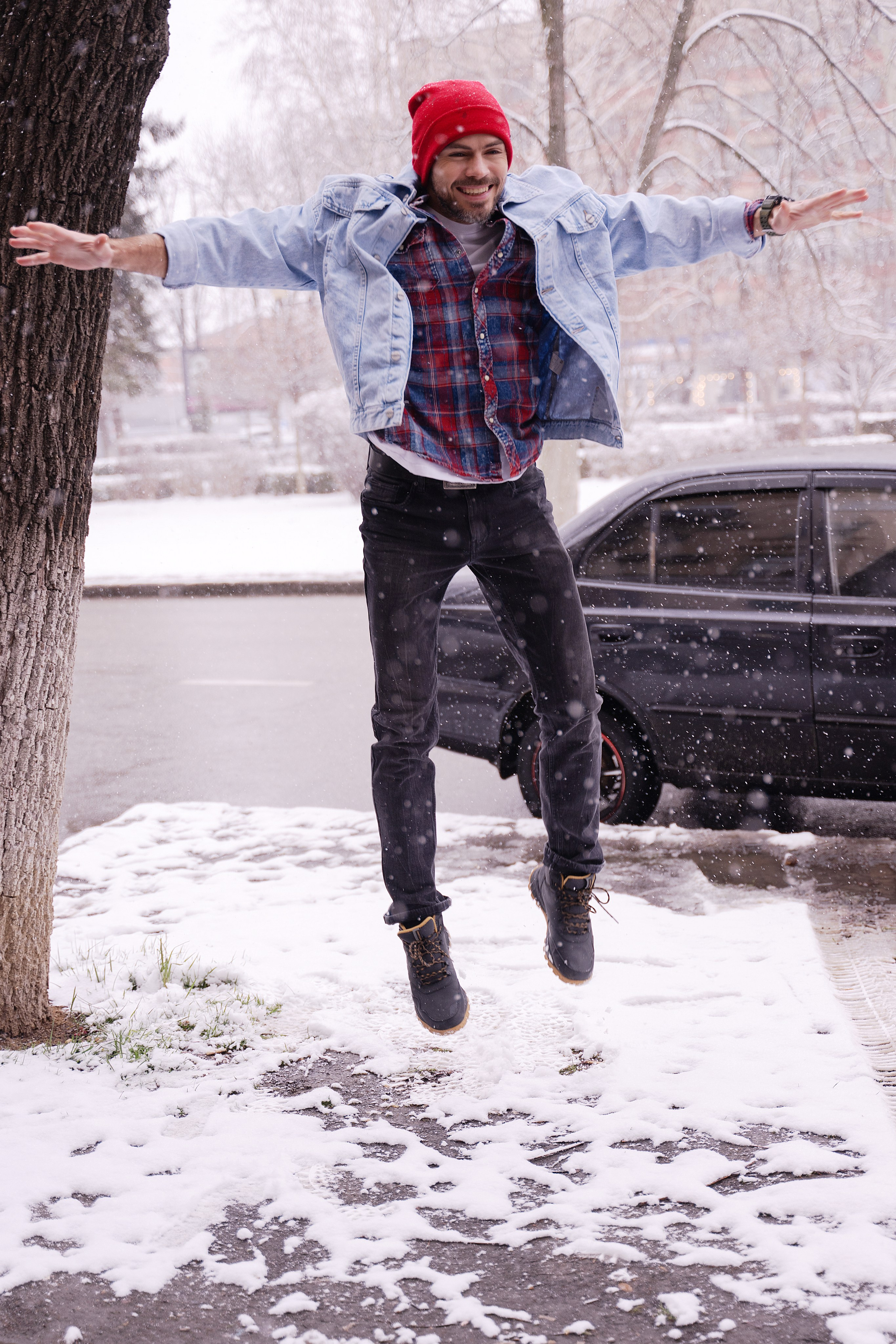 Красавчик в кафе. Главная