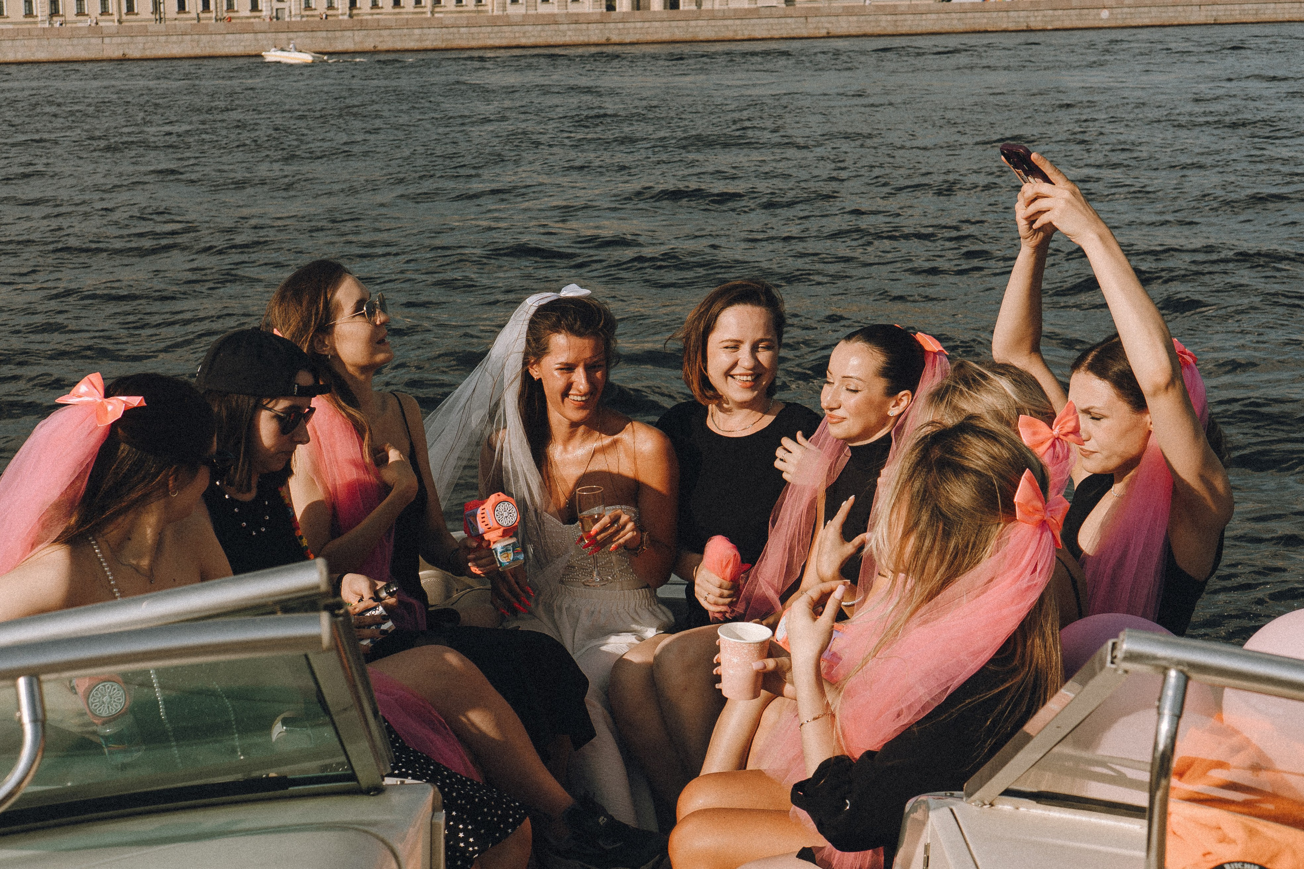 ДЕВИЧНИК НА КАТЕРЕ. Профессиональный фотограф, Санкт-Петербург — Виктория Богомолова