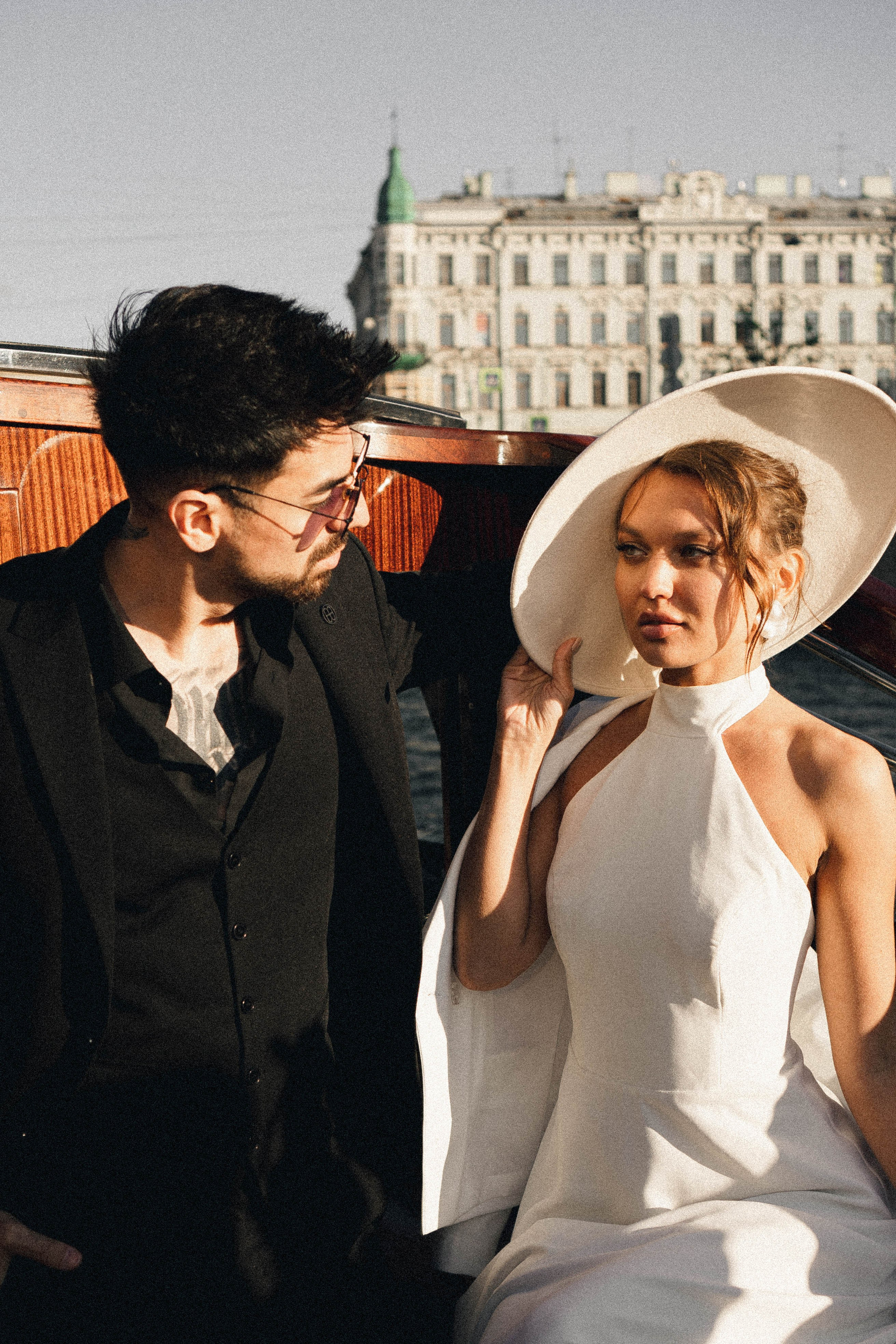 СВАДЕНБНАЯ СЬЕМКА НА КАТЕРЕ ПО КАНАЛАМ САНКТ-ПЕТЕРБУРГА И В АКВАТОРИИ НЕВЫ. Профессиональный фотограф, Санкт-Петербург — Виктория Богомолова