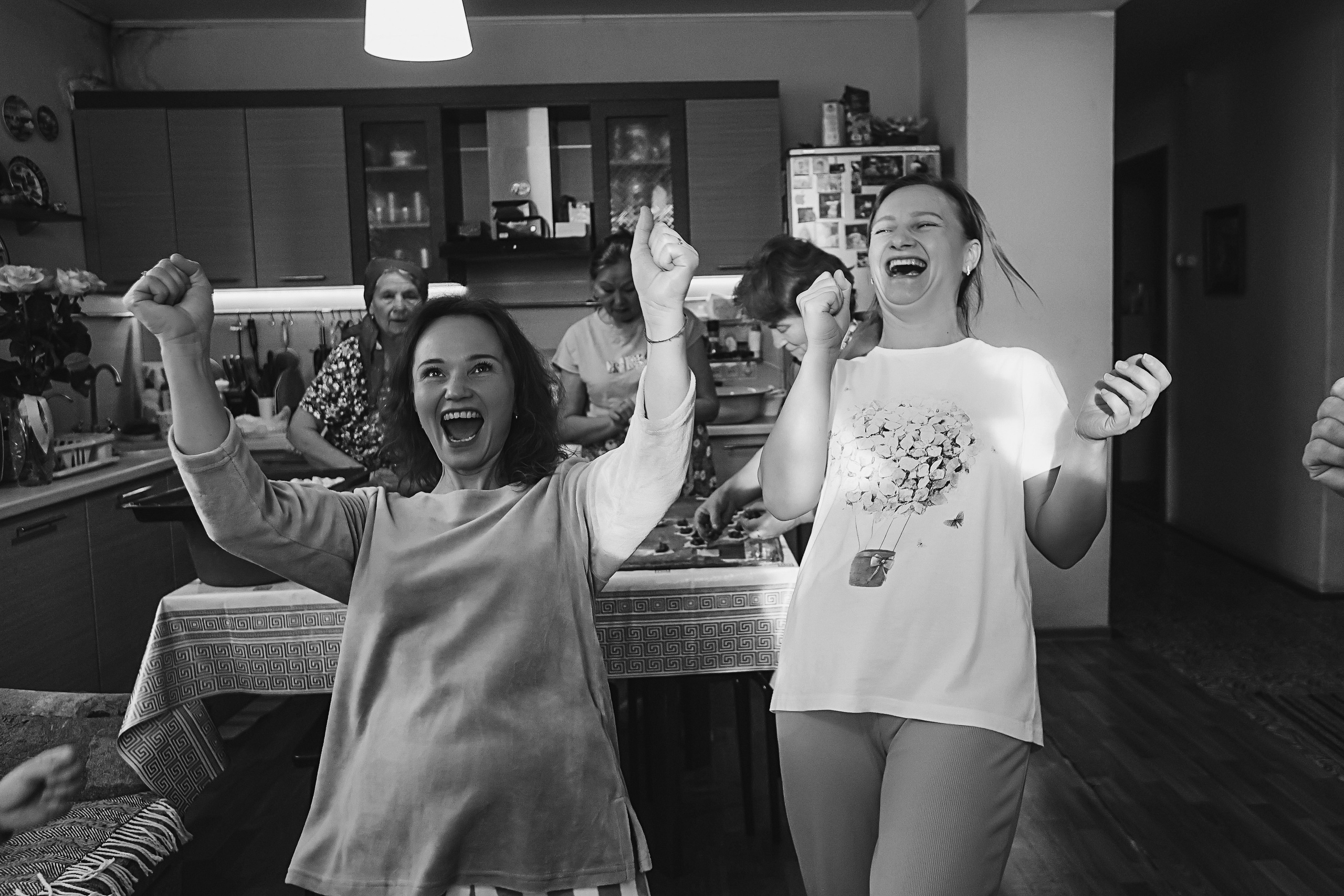 Большая семья репортаж. Семейный фотограф Тюмень, фотограф на роды Салмина Мария