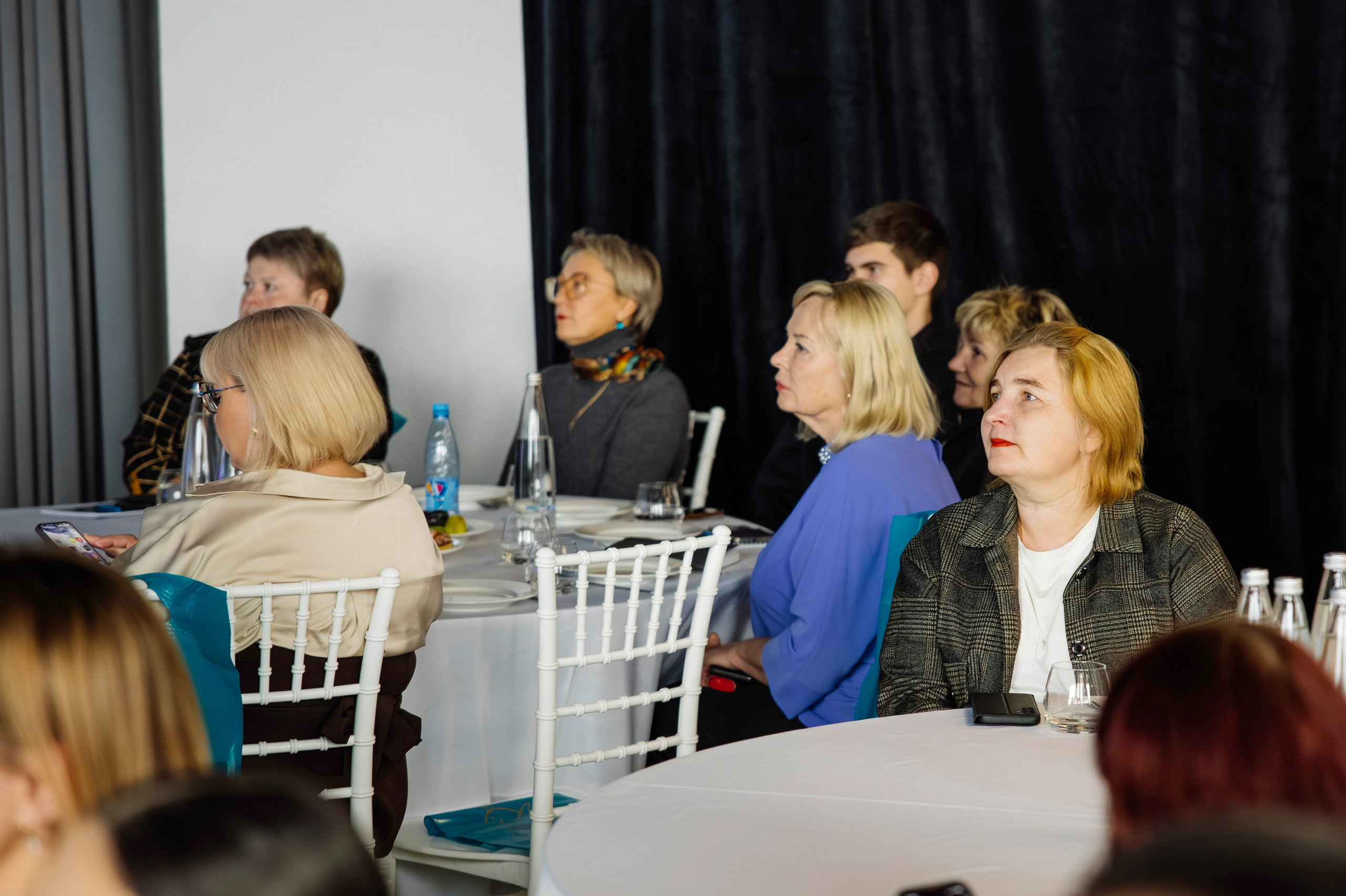 Империя Изобилия — выступления спикеров для предпринимателей. Свадебный фотограф в Иркутске Бобылев Никита