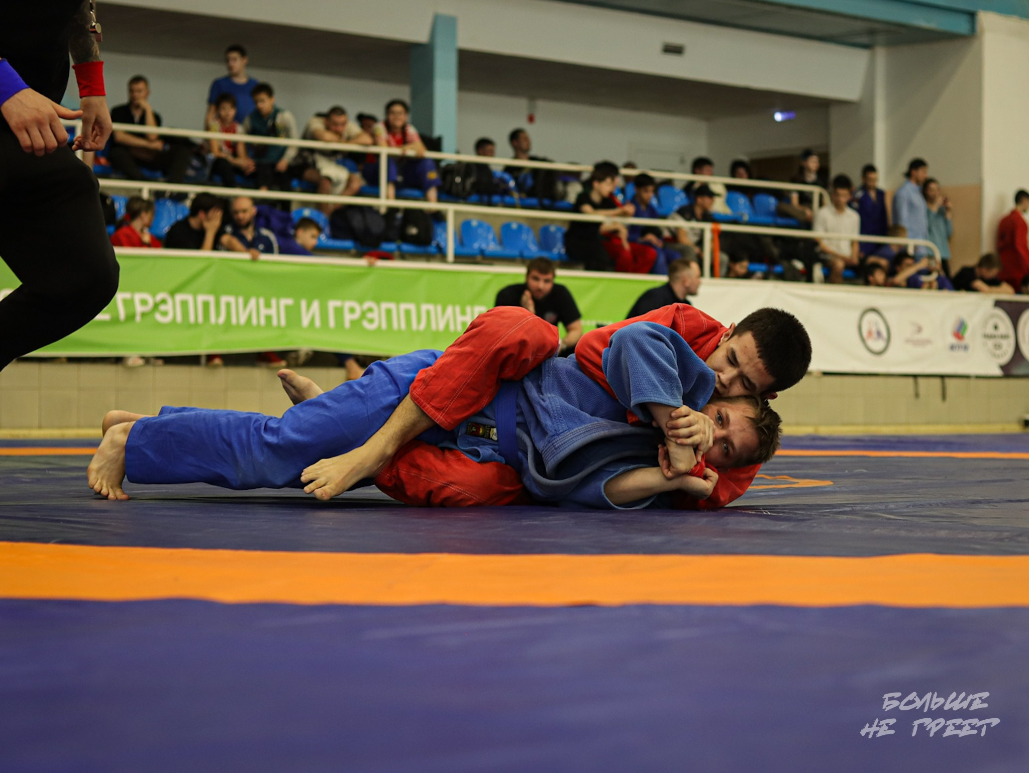 ПЕРВЕНСТВО УРФО ПО СПОРТИВНОЙ БОРЬБЕ ГРЭППЛИНГ И ГРЭППЛИНГ-ГИ. Больше не греет