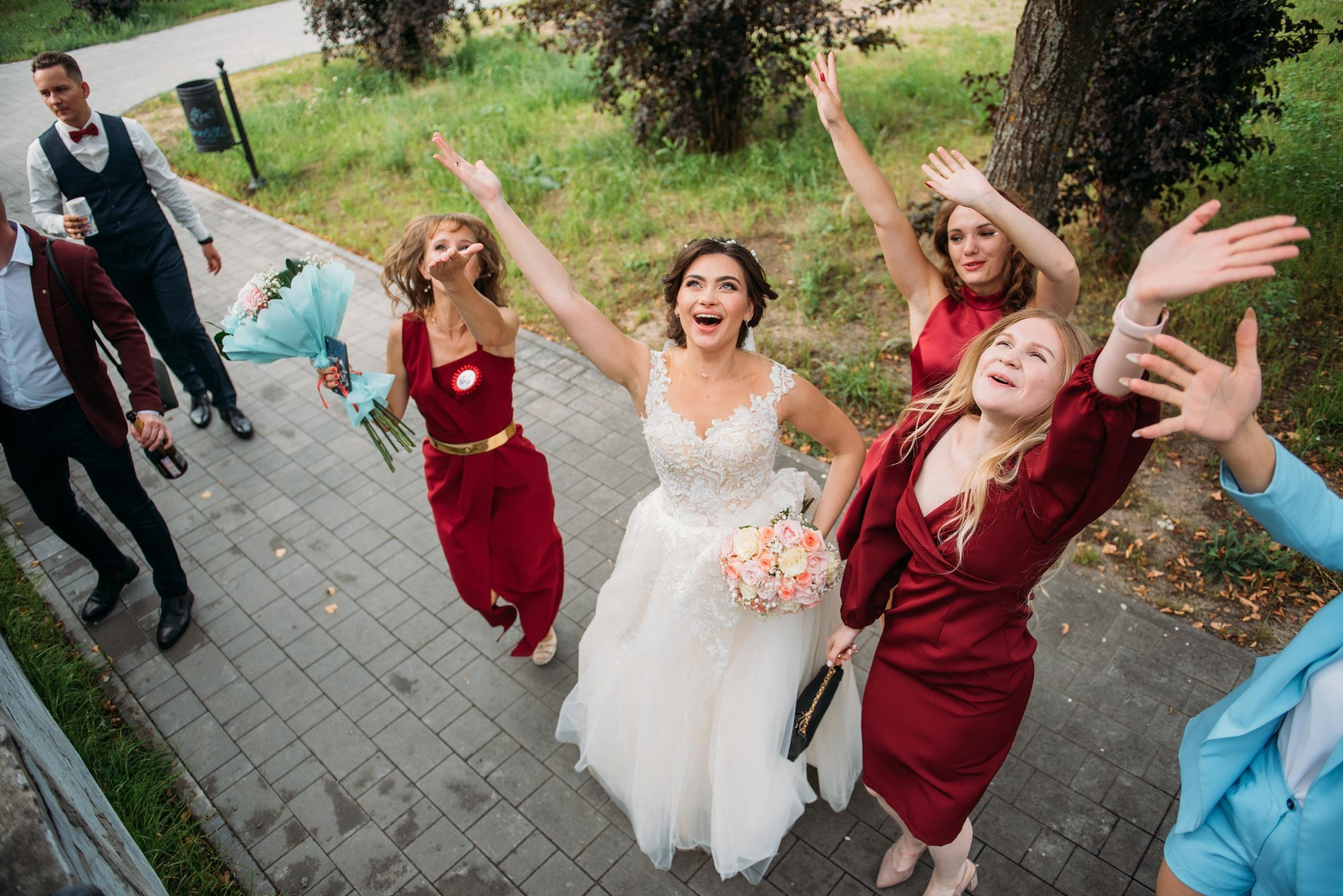 Свадебный фотограф в Иваново Александр Кондаков | Живые эмоции. Фотограф для маркетплейсов в Иваново | Съемки одежды и белья