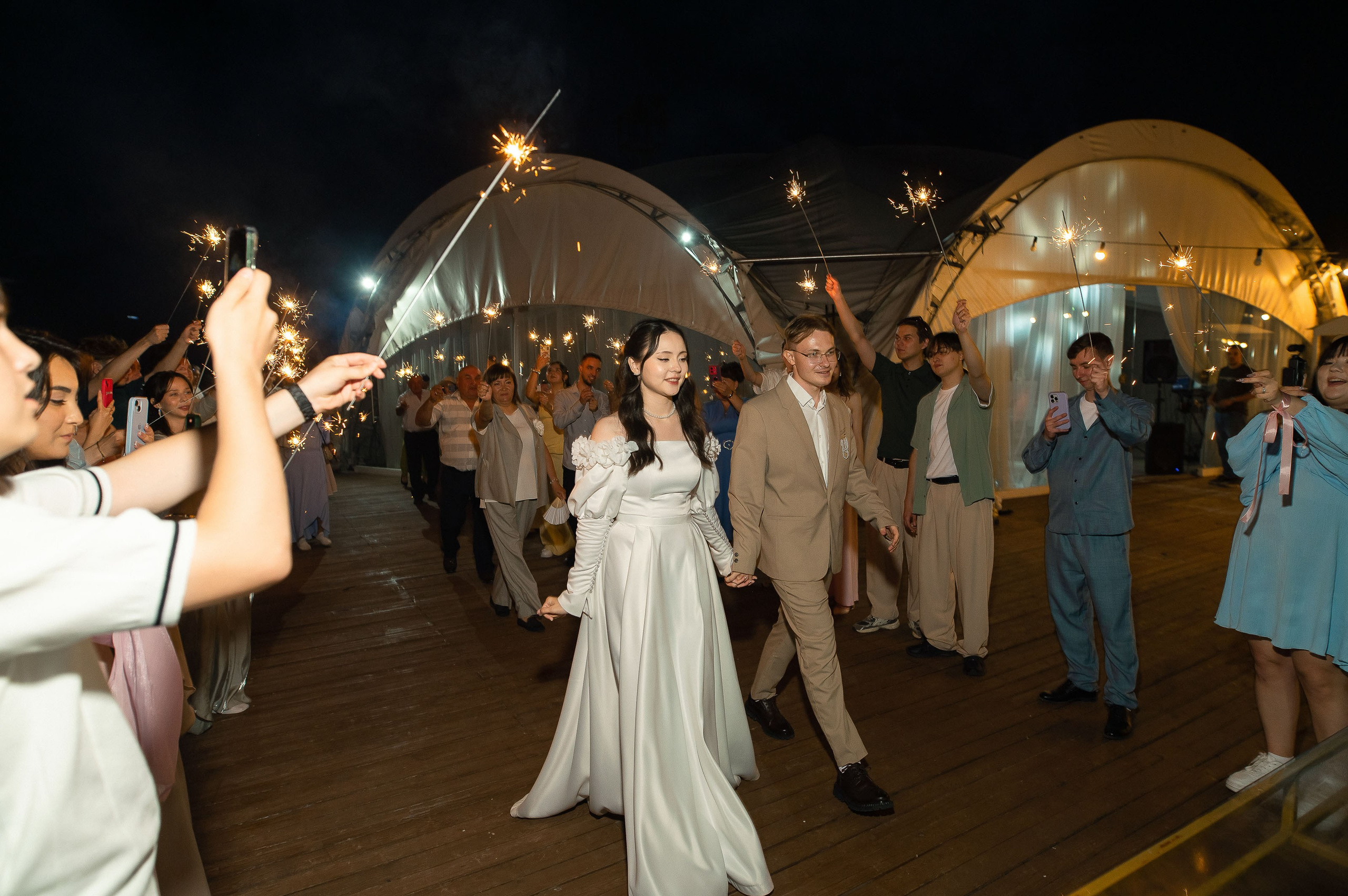 Одним солнечным днем на берегу реки. Евгений Нисковских — свадебный и репортажный фотограф в Тюмени